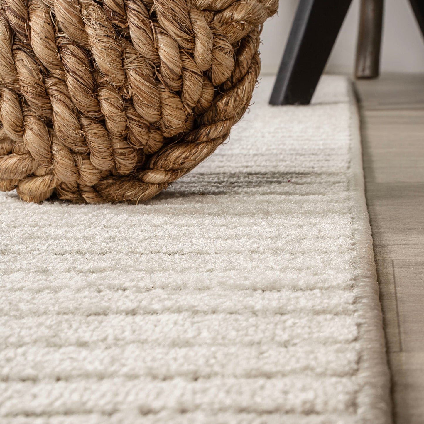JONATHAN Y Hallie High-Low Curve Ivory/Cream Indoor/Outdoor Area Rug, 9x12, Minimalist, Pet Friendly, Non-Shedding, Stain Resistant, Hose-Washable for Backyard, Patio, Porch (SCN100B-9)