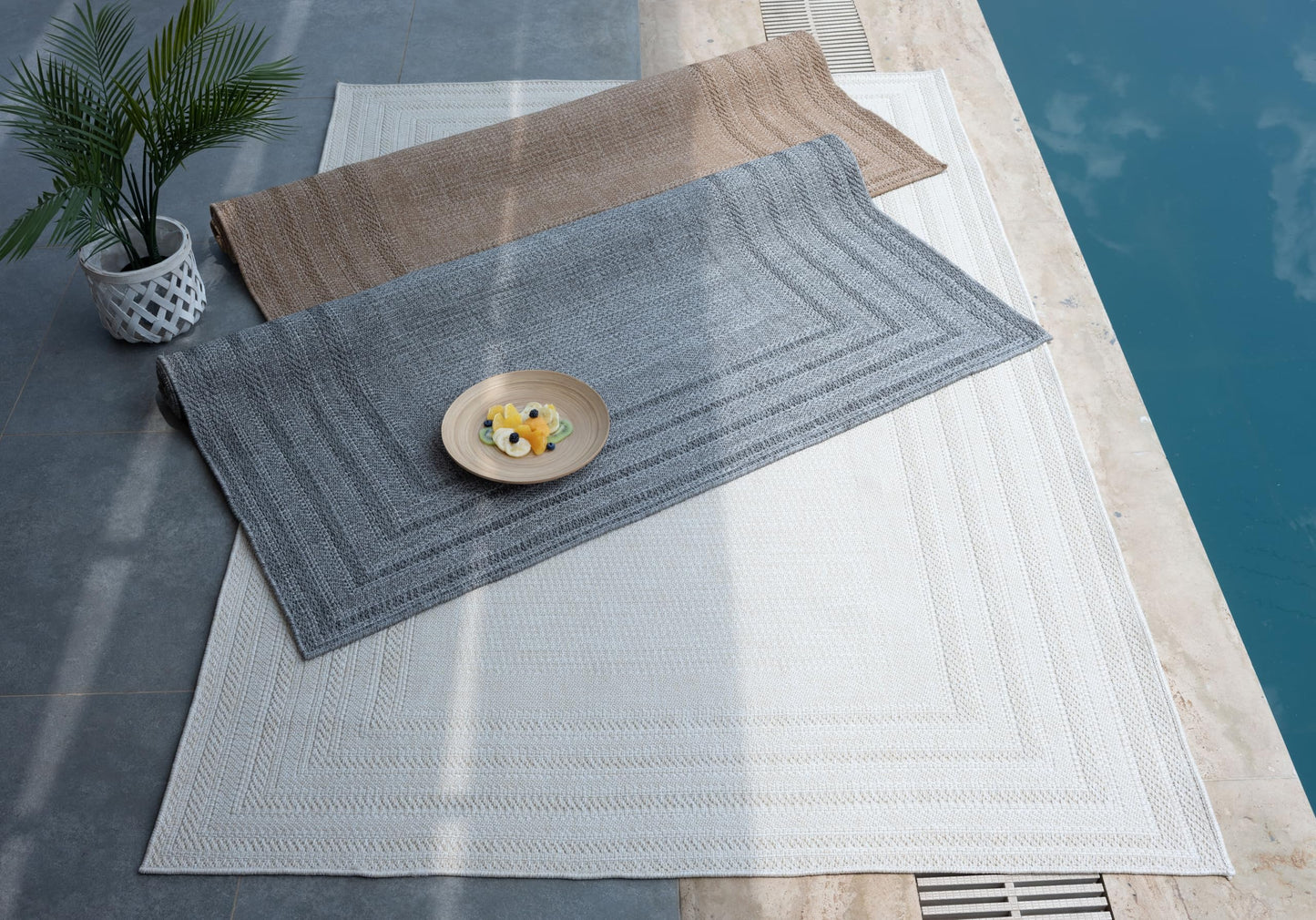 RUGGERRUGS Berry Easy Jute Indoor Outdoor Rug, 8x10 Neutral Bordered Jute Look, Weather Resistant, Easy Care, Lightweight Outdoor Farmhouse Carpet for Patio, Porch, Living Room(8' x 10', Natural)