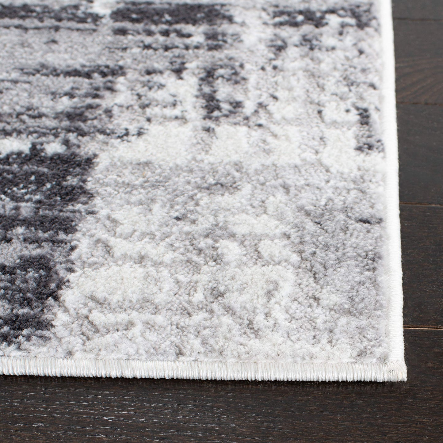 SAFAVIEH Amelia Collection Accent Rug - 4' x 6', Grey & Charcoal, Modern Abstract Distressed Design, Non-Shedding & Easy Care, Ideal for High Traffic Areas in Entryway, Living Room, Bedroom (ALA786F)