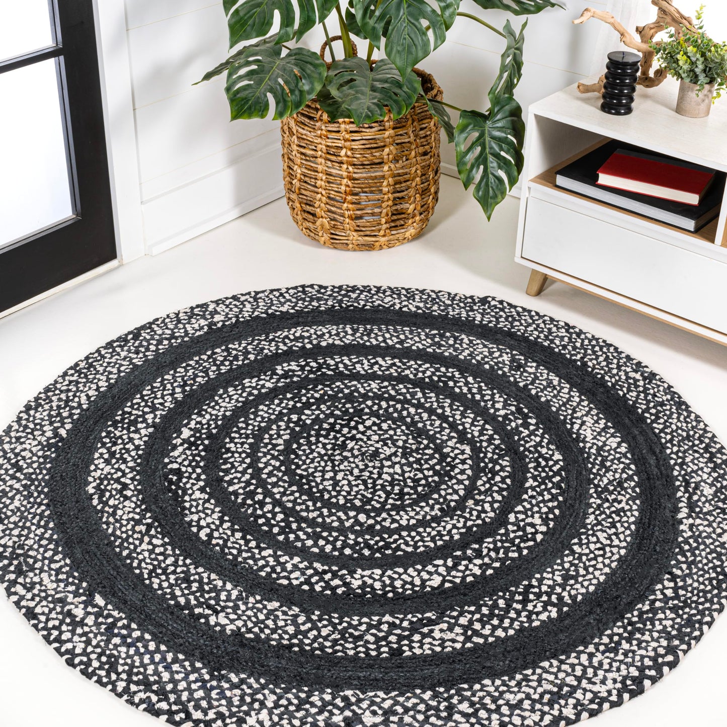 JONATHAN Y Abyss Braided Jute Black/White 5' Round Indoor Area Rug, Bohemian, Classic, Coastal, Easy-Cleaning for Living Room, Bedroom, Kitchen, Pet Friendly, Non-Shedding (RNF117C-5R)