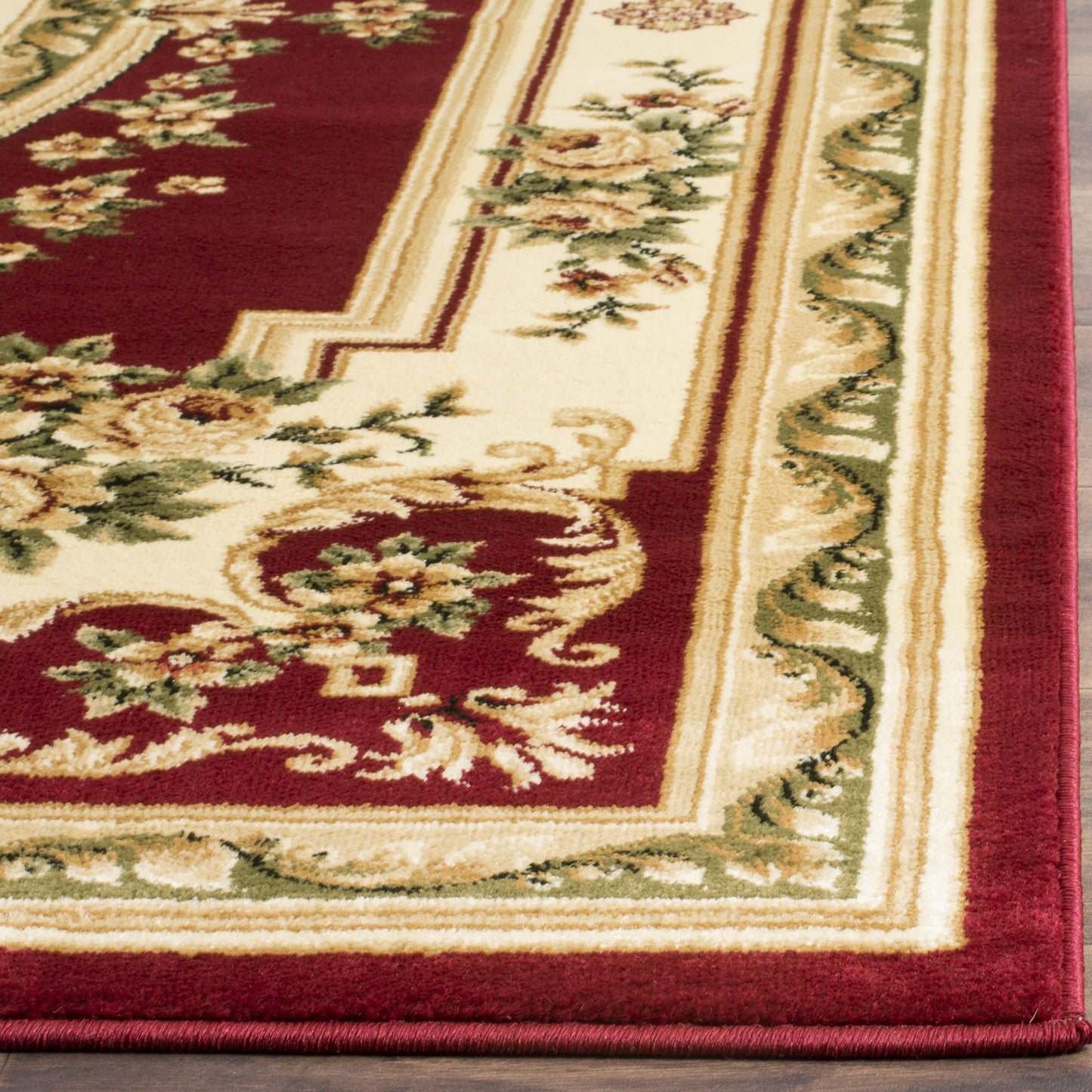 SAFAVIEH Lyndhurst Collection Accent Rug - 4' x 6', Red & Ivory, European Medallion Design, Non-Shedding & Easy Care, Ideal for High Traffic Areas in Entryway, Living Room, Bedroom (LNH218C)