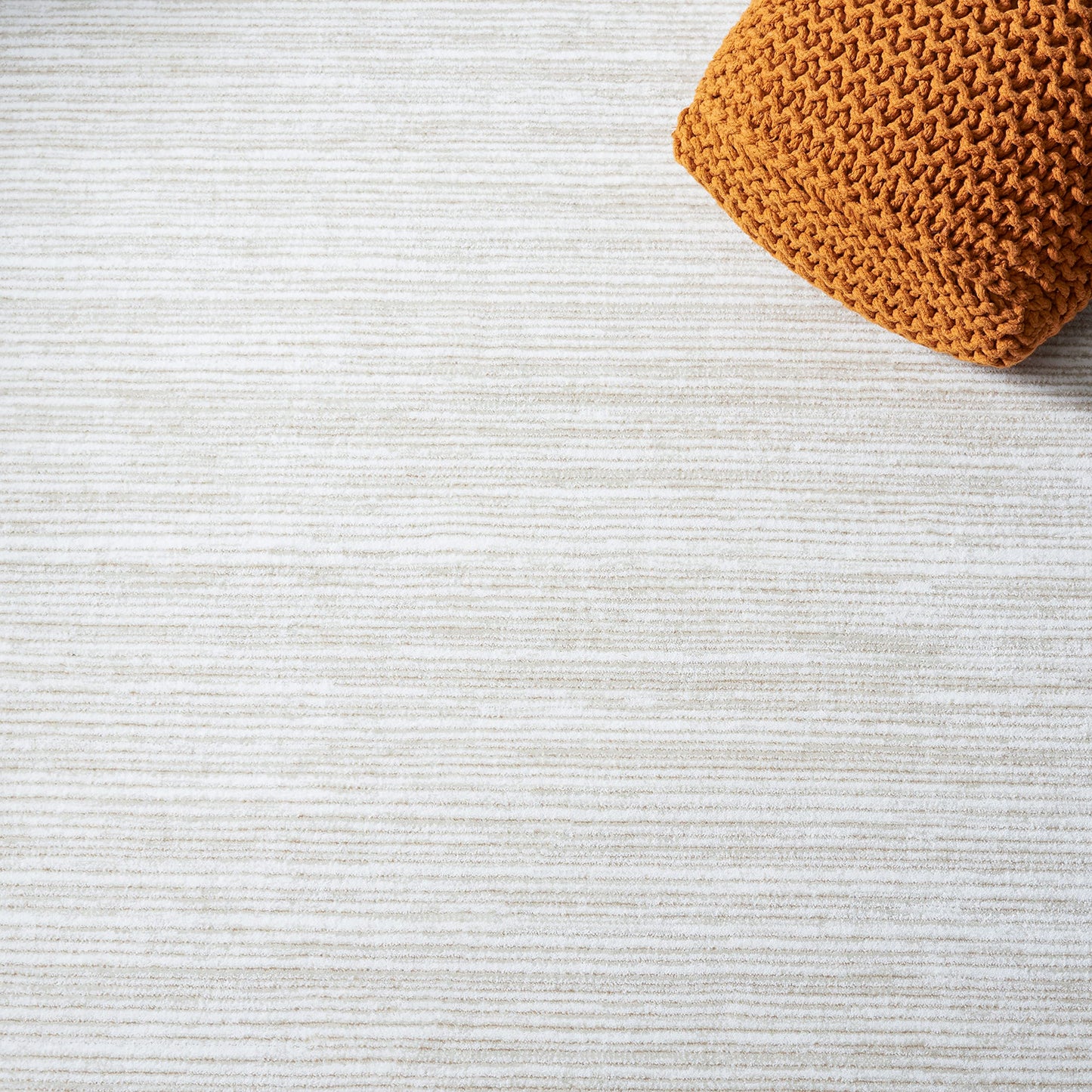 SAFAVIEH Area Rug 4x6 - Vision Collection - Ivory, Modern Ombre Design, Non-Shedding & Easy to Clean, Ideal for Living Room, Bedroom, Dining Space (VSN606J)