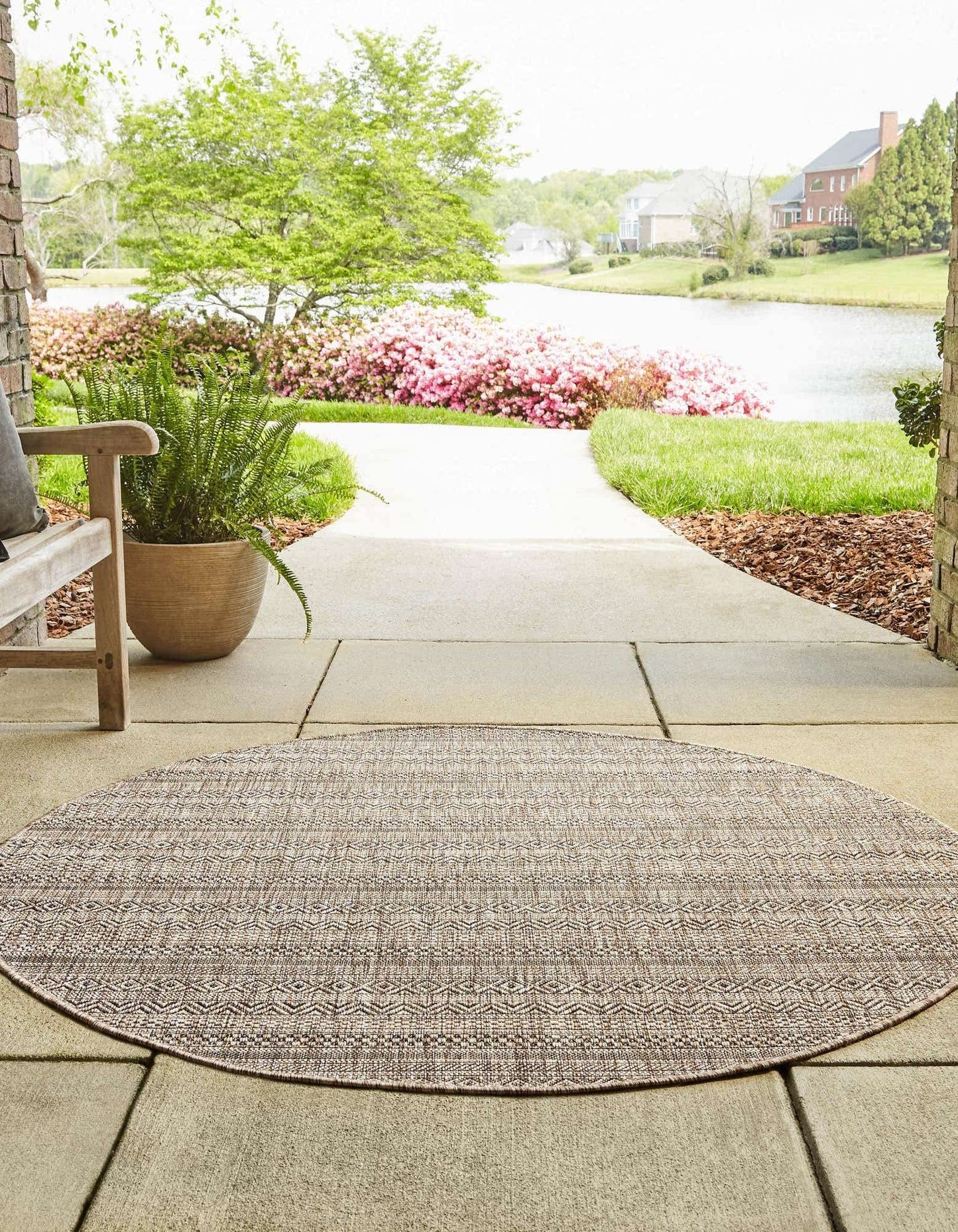 Unique Loom Outdoor Striped Collection Area Rug - Maia (10' Round, Natural/Black)