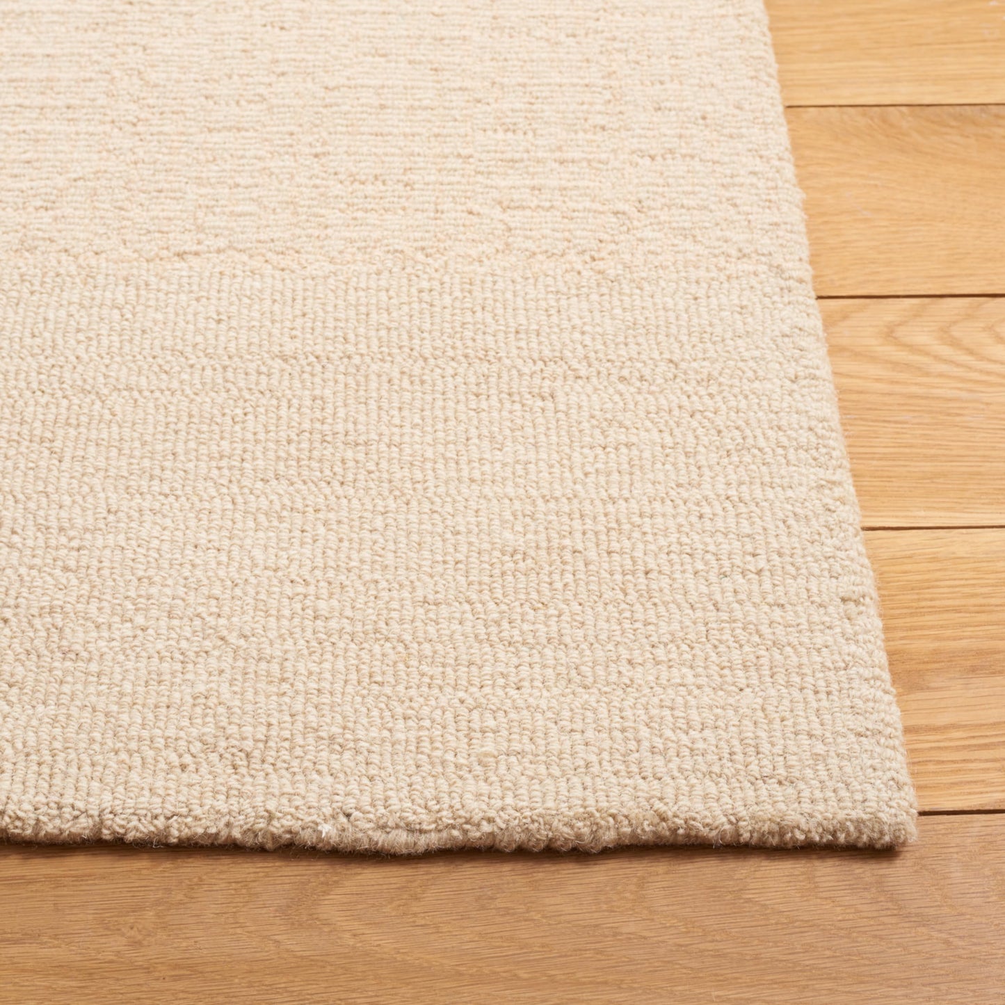 SAFAVIEH Genre Collection Runner Rug - 2'3" x 8', Beige & Green, Geometric Design, Handmade Wool, Ideal for the Living Room, Bedroom, Dining Room (GRE204B-28)
