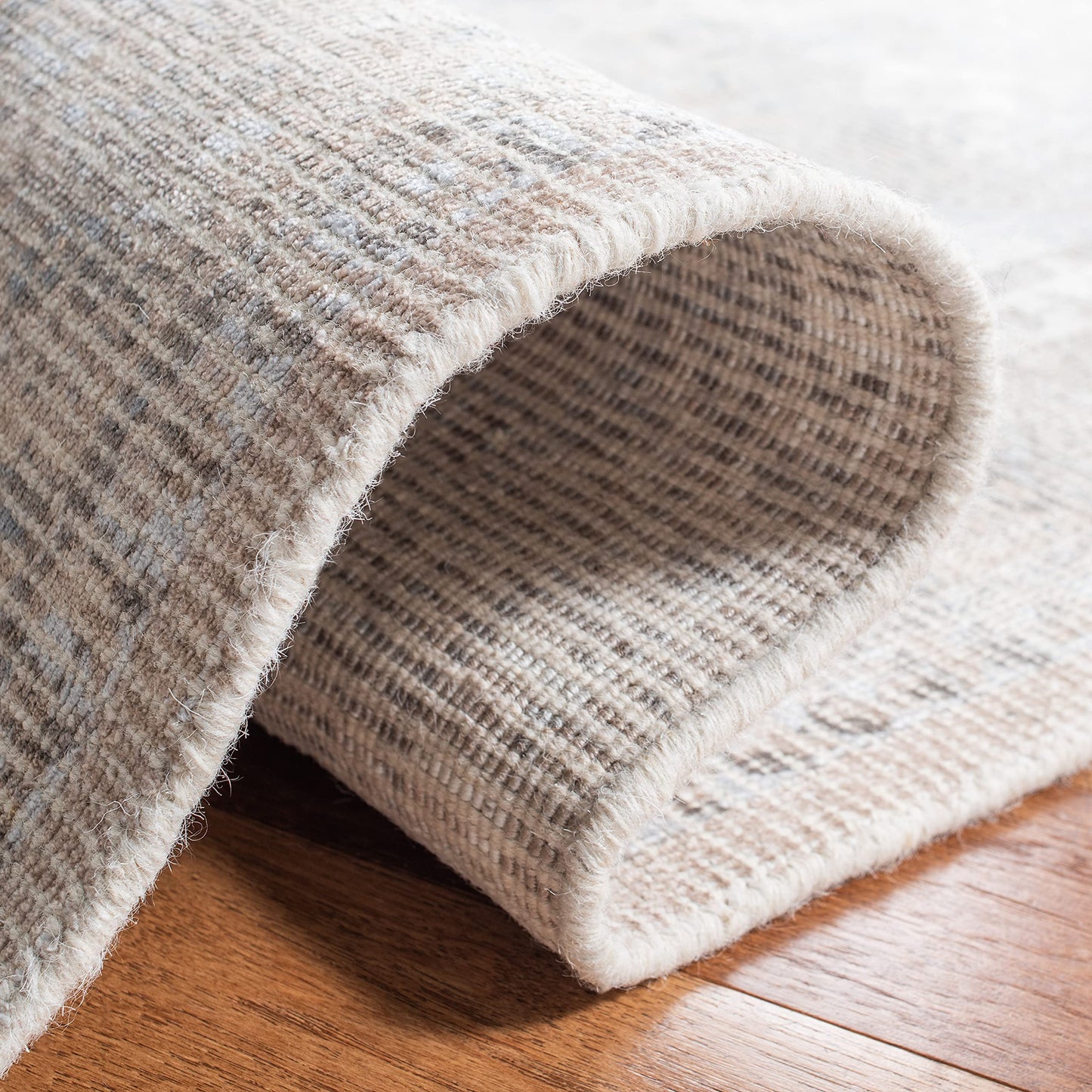 SAFAVIEH Restoration Vintage Collection Area Rug - 5' x 8', Beige & Sand, Handmade Distressed Wool & Viscose, Ideal for High Traffic Areas in Living Room, Bedroom (RVT703B)
