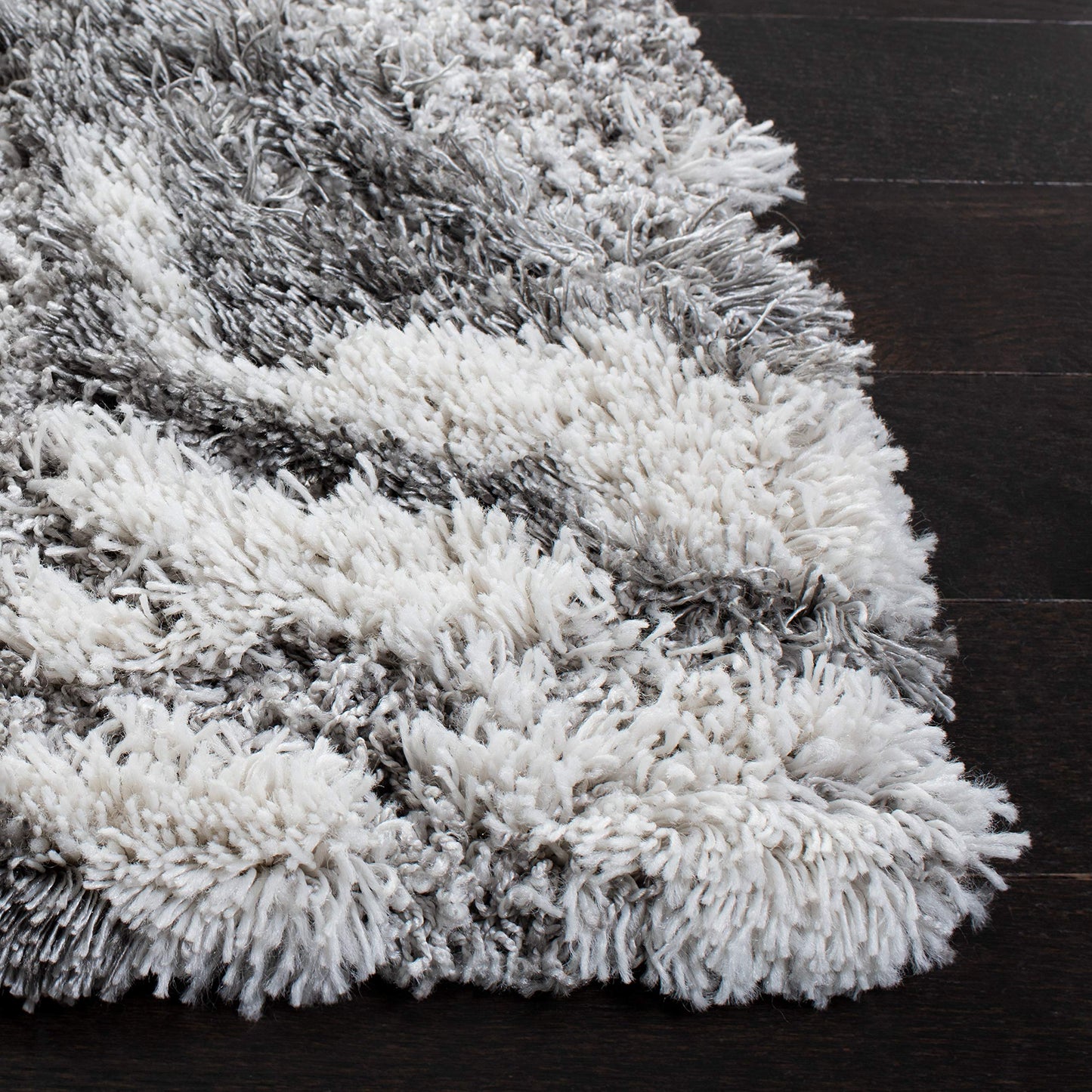 SAFAVIEH Horizon Shag Collection Area Rug - 5'3" x 7'7", Grey & Ivory, Modern Abstract Design, Non-Shedding & Easy Care, 2-inch Thick Ideal for High Traffic Areas in Living Room, Bedroom (HZN890F)