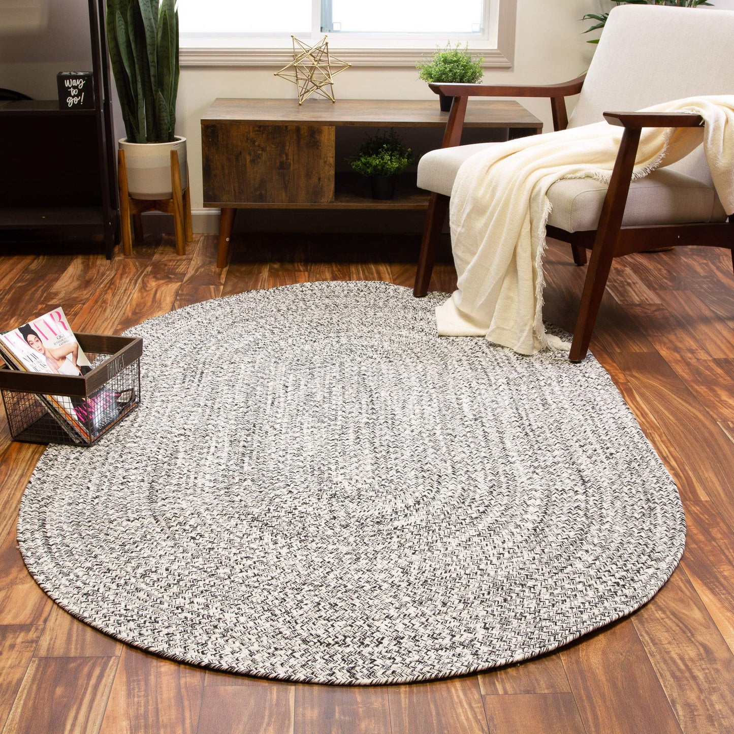 Super Area Rugs Farmhouse Braided Rug Cotton Kitchen Reversible Carpet, Black & White, 3' X 5' Oval