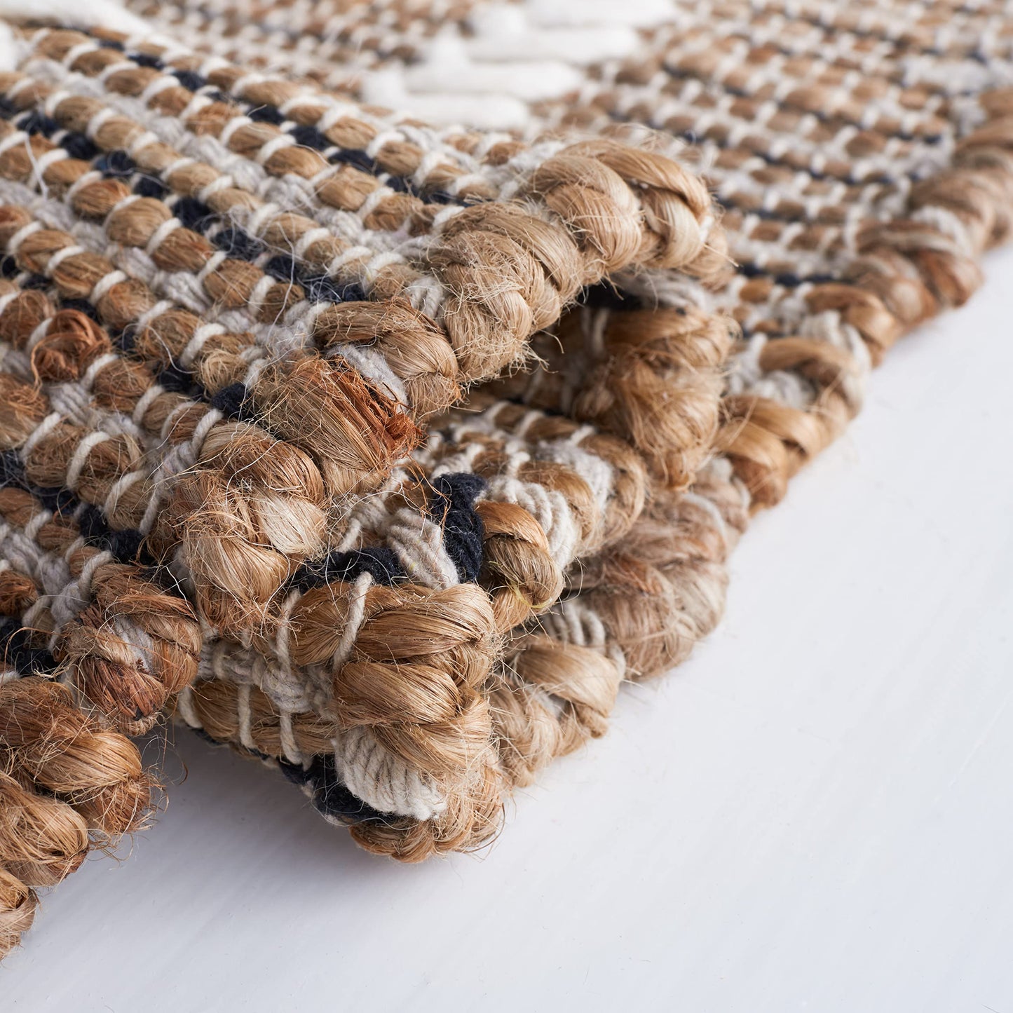 SAFAVIEH Natural Fiber Collection Accent Rug - 4' x 6', Natural & Ivory, Flat Weave Farmhouse Jute Design, Ideal for High Traffic Areas in Entryway, Living Room, Bedroom (NFB375A)