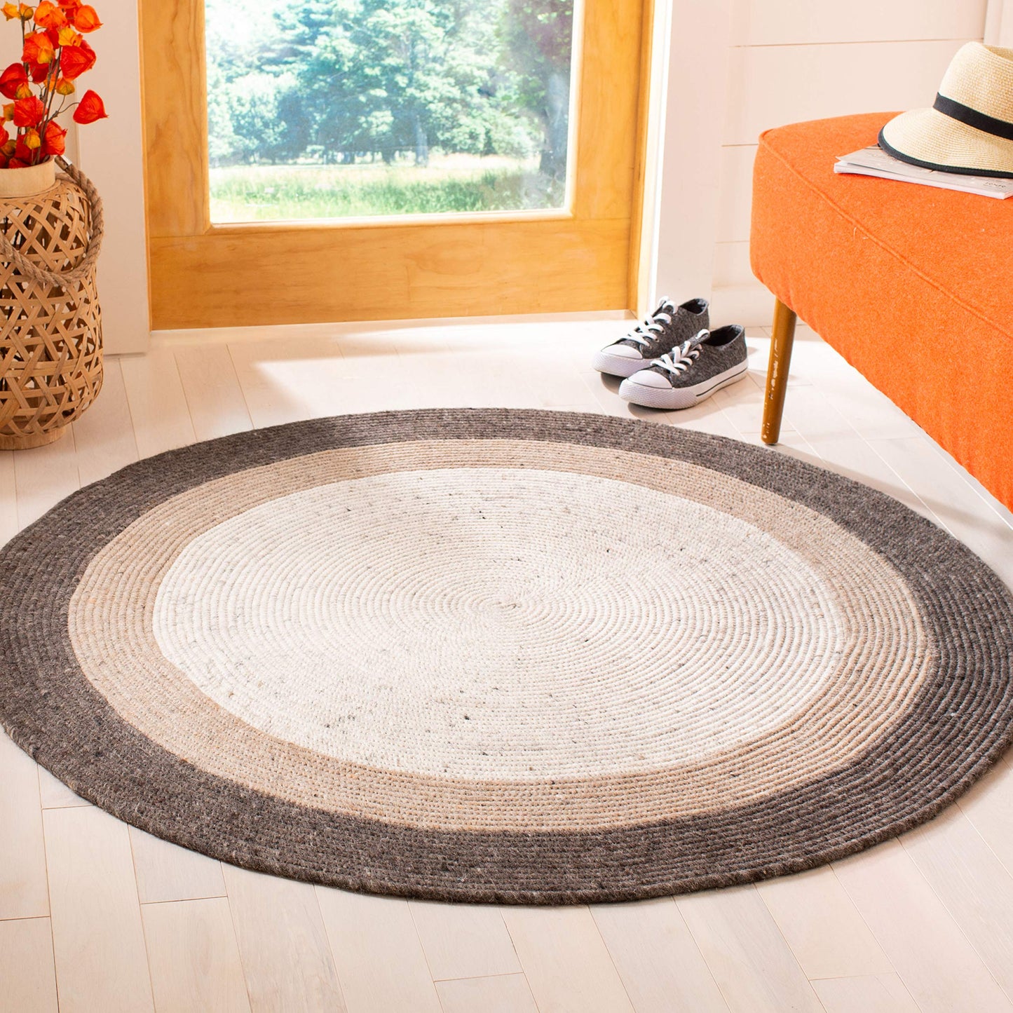 SAFAVIEH Braided Collection 5' x 7' Oval Charcoal/Ivory BRD903H Handmade Country Cottage Reversible Wool Entryway Foyer Living Room Bedroom Kitchen Area Rug