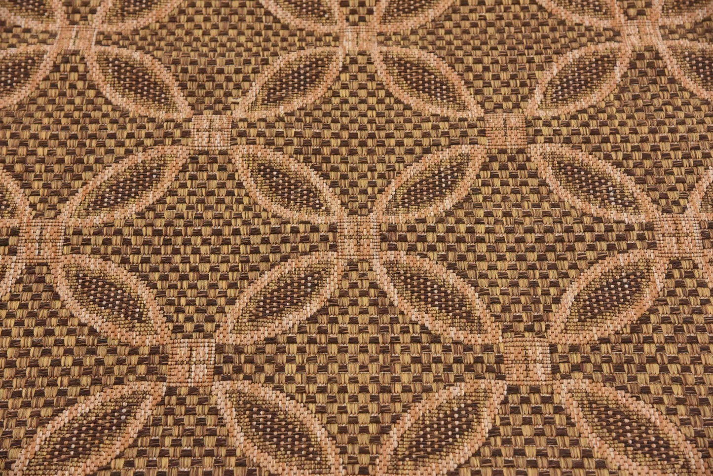 Unique Loom Outdoor Trellis Collection Area Rug - Spiral (3' 3" x 5' 1" Rectangle, Light Brown/ Brown)