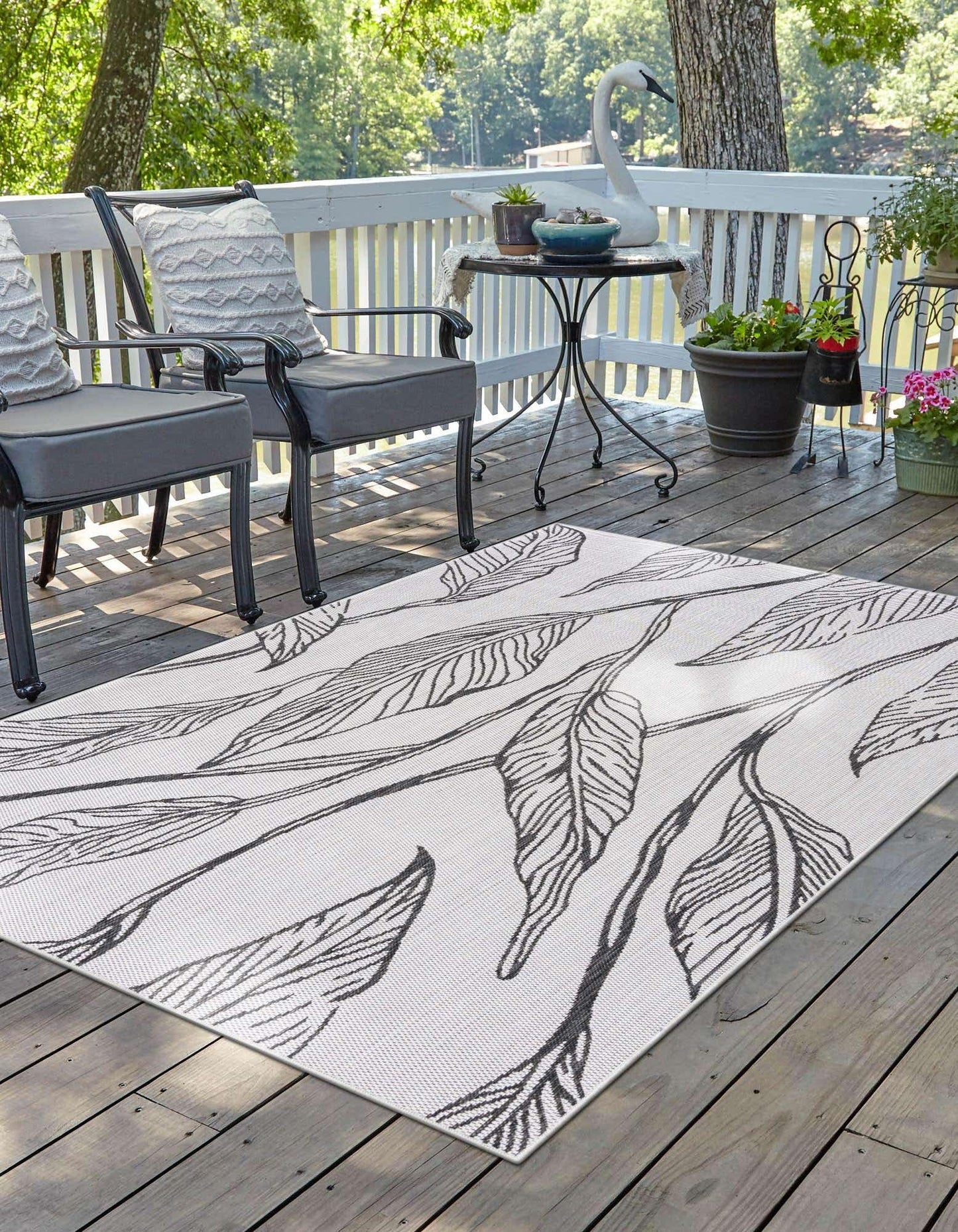 Unique Loom Outdoor Botanical Collection Area Rug - Leaf (5' 3" x 8' Rectangle, Charcoal Ivory)