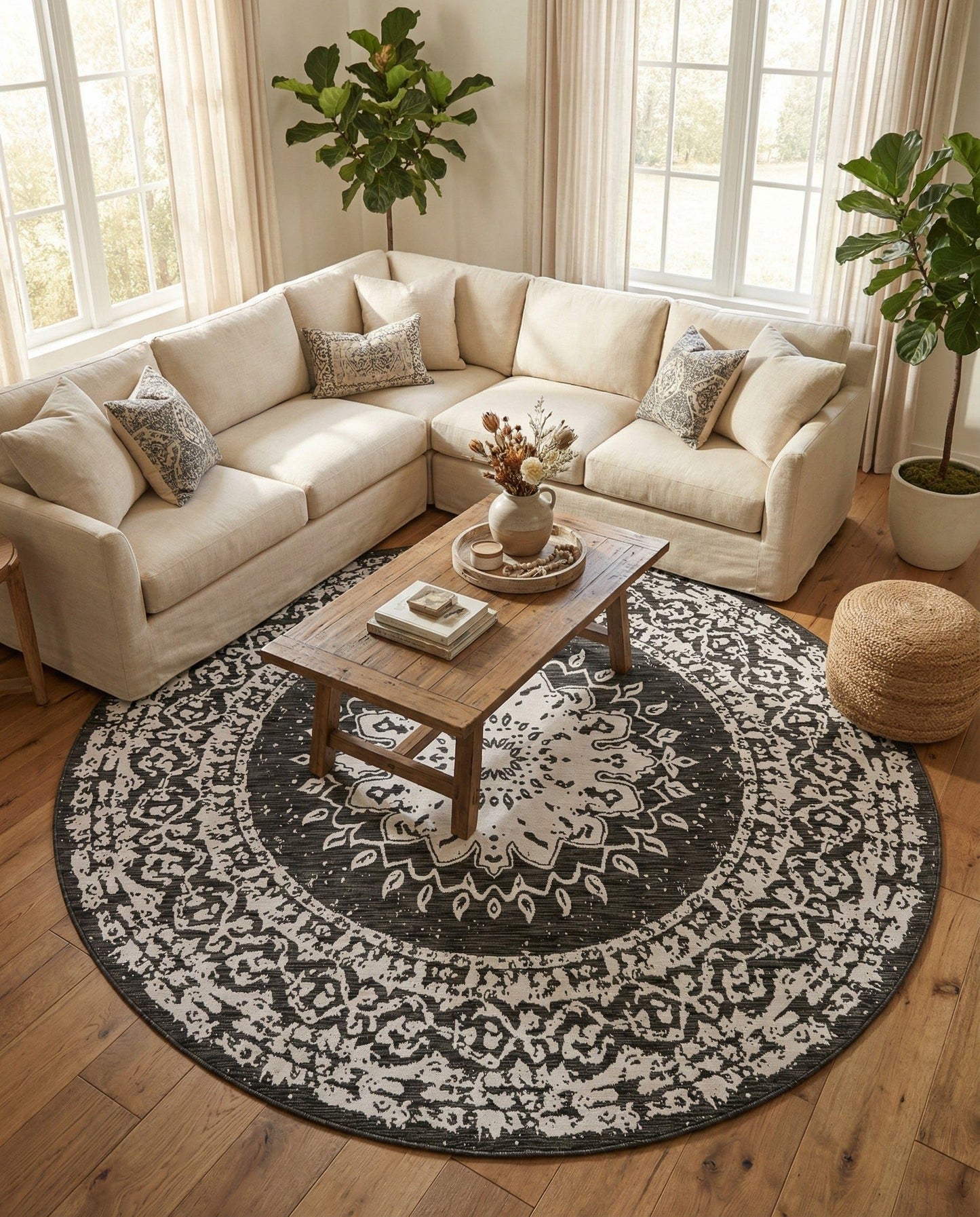 Rugs.com Outdoor Traditional Collection Rug – 10 Ft Round Black and White Flatweave-Pile Rug Perfect for Kitchens, Dining Rooms