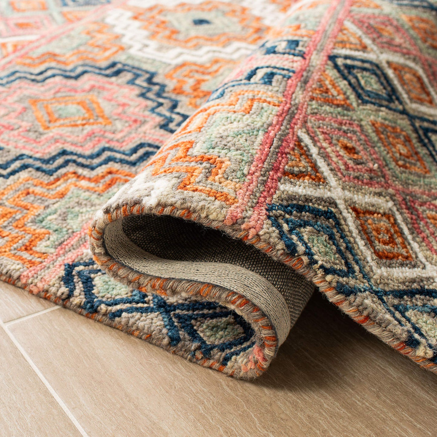 SAFAVIEH Aspen Collection Area Rug - 5' x 8', Orange & Fuchsia, Handmade Boho Wool, Ideal for High Traffic Areas in Living Room, Bedroom (APN279P)