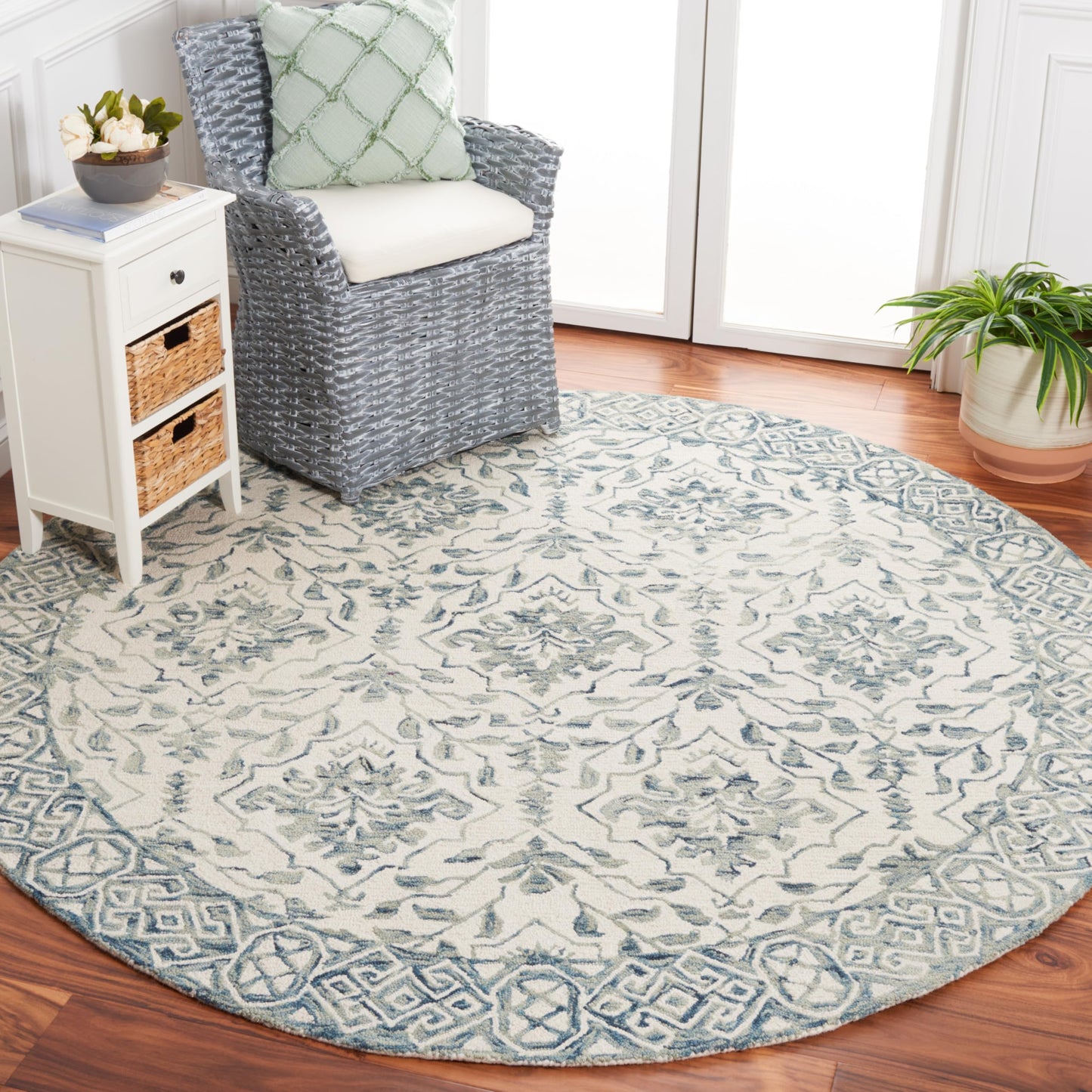 SAFAVIEH Dip Dye Collection Area Rug - 9' Round, Blue & Ivory, Handmade Wool, Ideal for High Traffic Areas in Living Room, Bedroom (DDY901M)