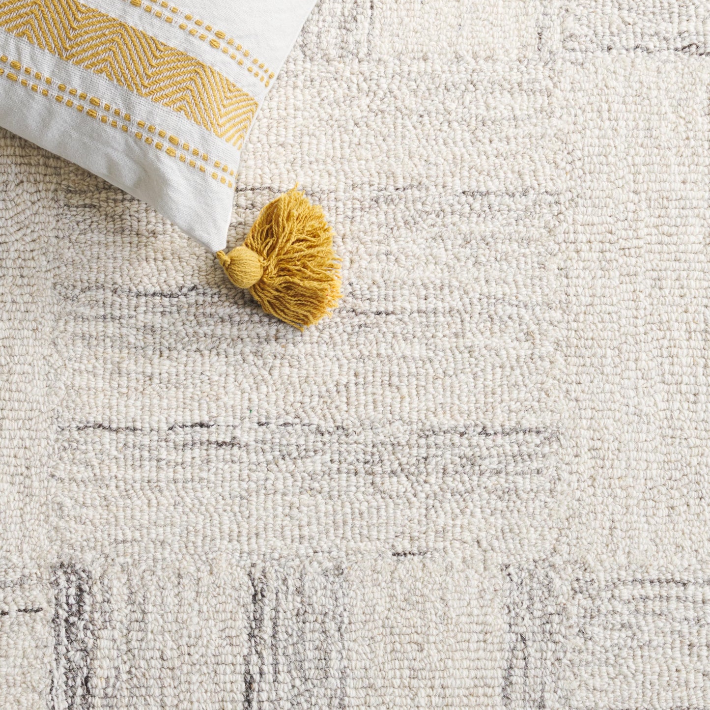 Safavieh Pine Collection Accent Rug - 3' x 5', Ivory & Grey, Handmade Wool, Ideal for The Entryway, Foyer, Bedroom (PNE201A-3)