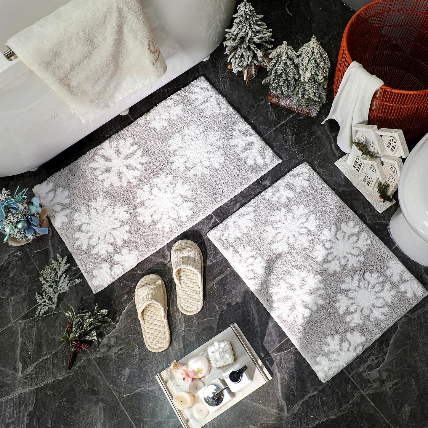 Dunzy 2 Pcs Winter Snowflake Bath Mat Winter Non Slip Soft Microfiber Bathroom Rugs New Year Area Rug for Tub Shower Room Floor, 20 x 32 Inches, 17 x 24 Inches