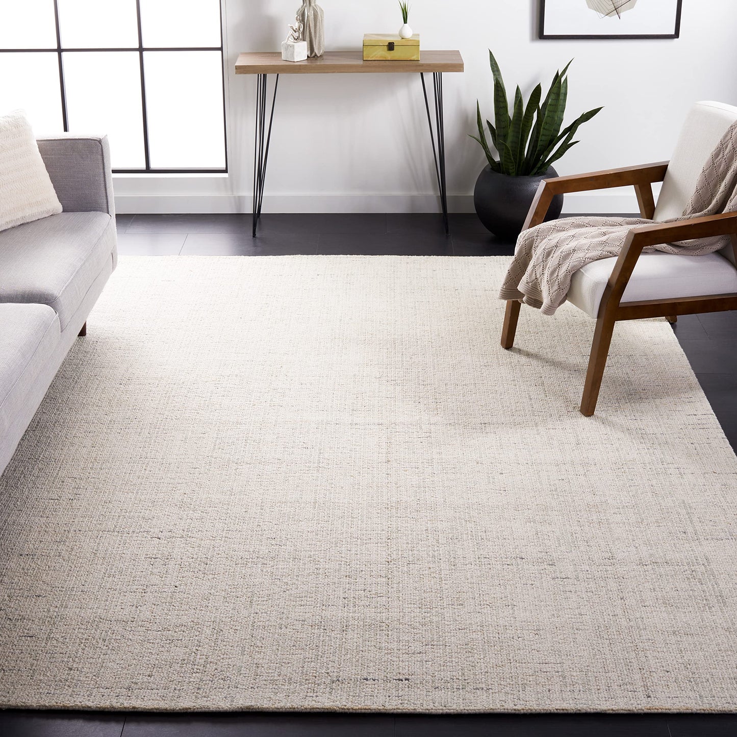 SAFAVIEH Abstract Collection Area Rug - 6' x 9', Ivory & Light Grey, Handmade Wool, Ideal for High Traffic Areas in Living Room, Bedroom (ABT468K)