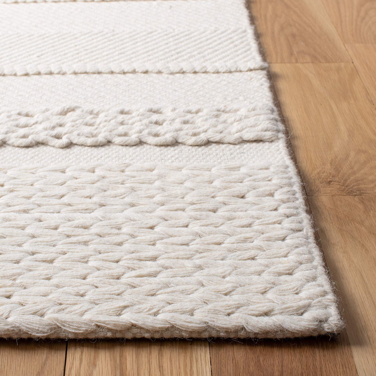 SAFAVIEH Natura Collection Area Rug - 8' x 10', Natural, Handmade Wool, Ideal for High Traffic Areas in Living Room, Bedroom (NAT215A)