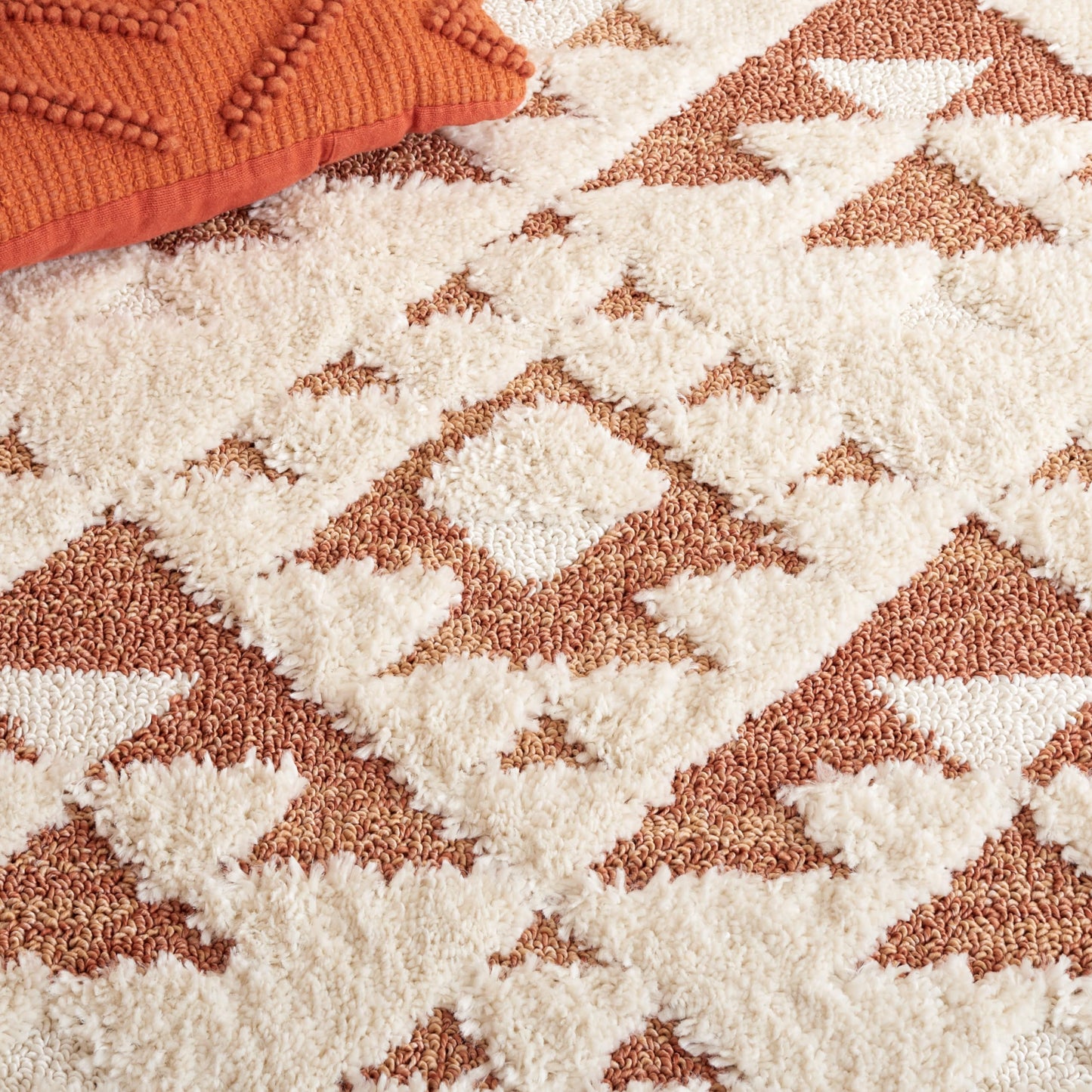 SAFAVIEH Moroccan Tassel Shag Collection Area Rug - 5'3" x 7'6", Ivory & Brick Rust, Non-Shedding & Easy to Clean, Plush High-Low Texture, Ideal for Living Room, Bedroom, Dining Space (MTS688P)