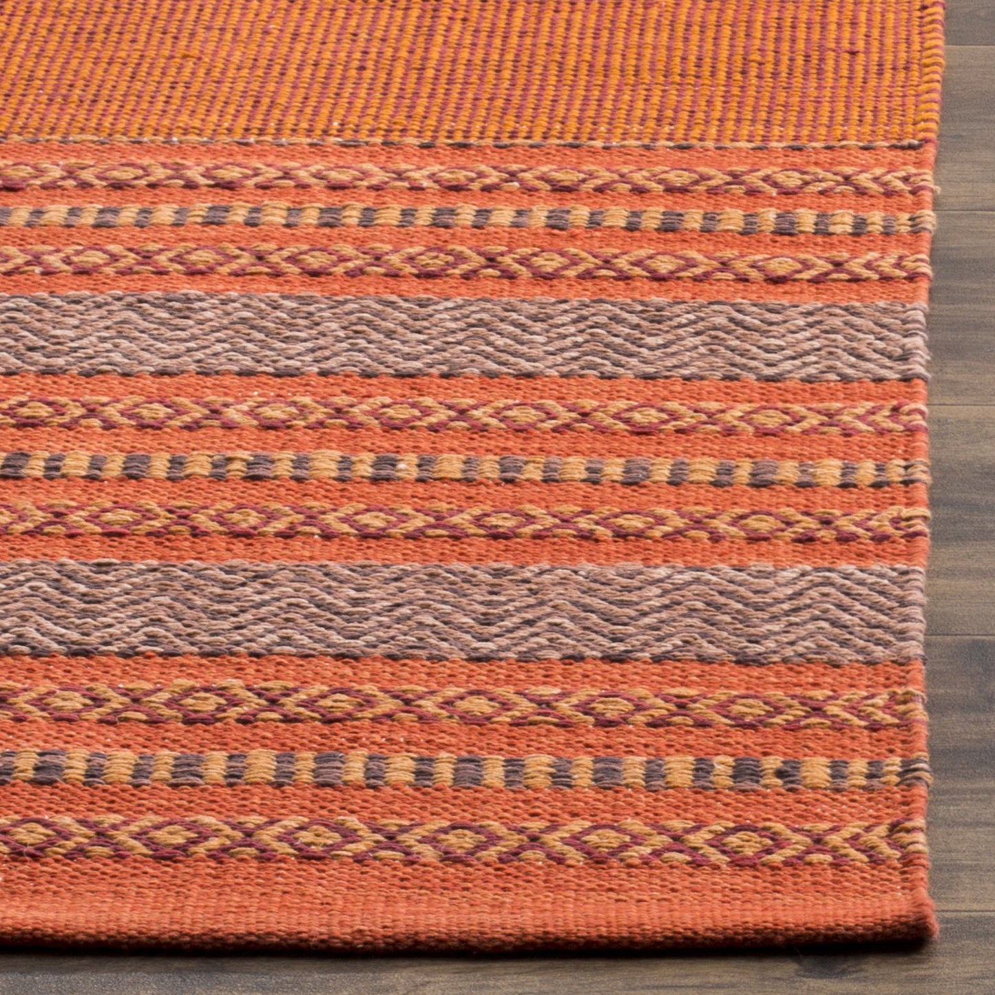 SAFAVIEH Montauk Collection Area Rug - 6' x 9', Orange & Red, Handmade Flat Weave Stripe Cotton, Ideal for High Traffic Areas in Living Room, Bedroom (MTK214B)