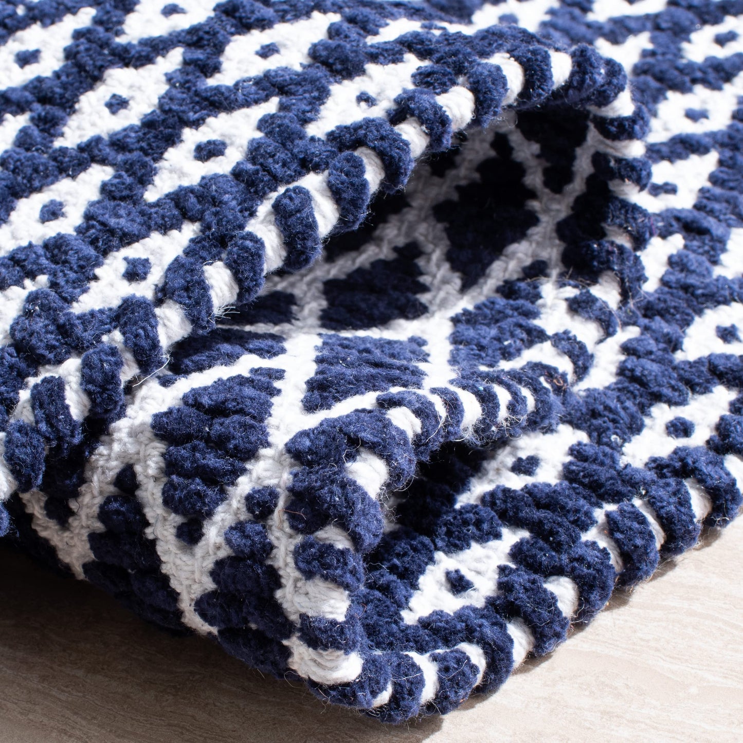 SAFAVIEH Boston Collection 4' x 6' Navy BOS685D Handmade Flatweave Cotton Area Rug