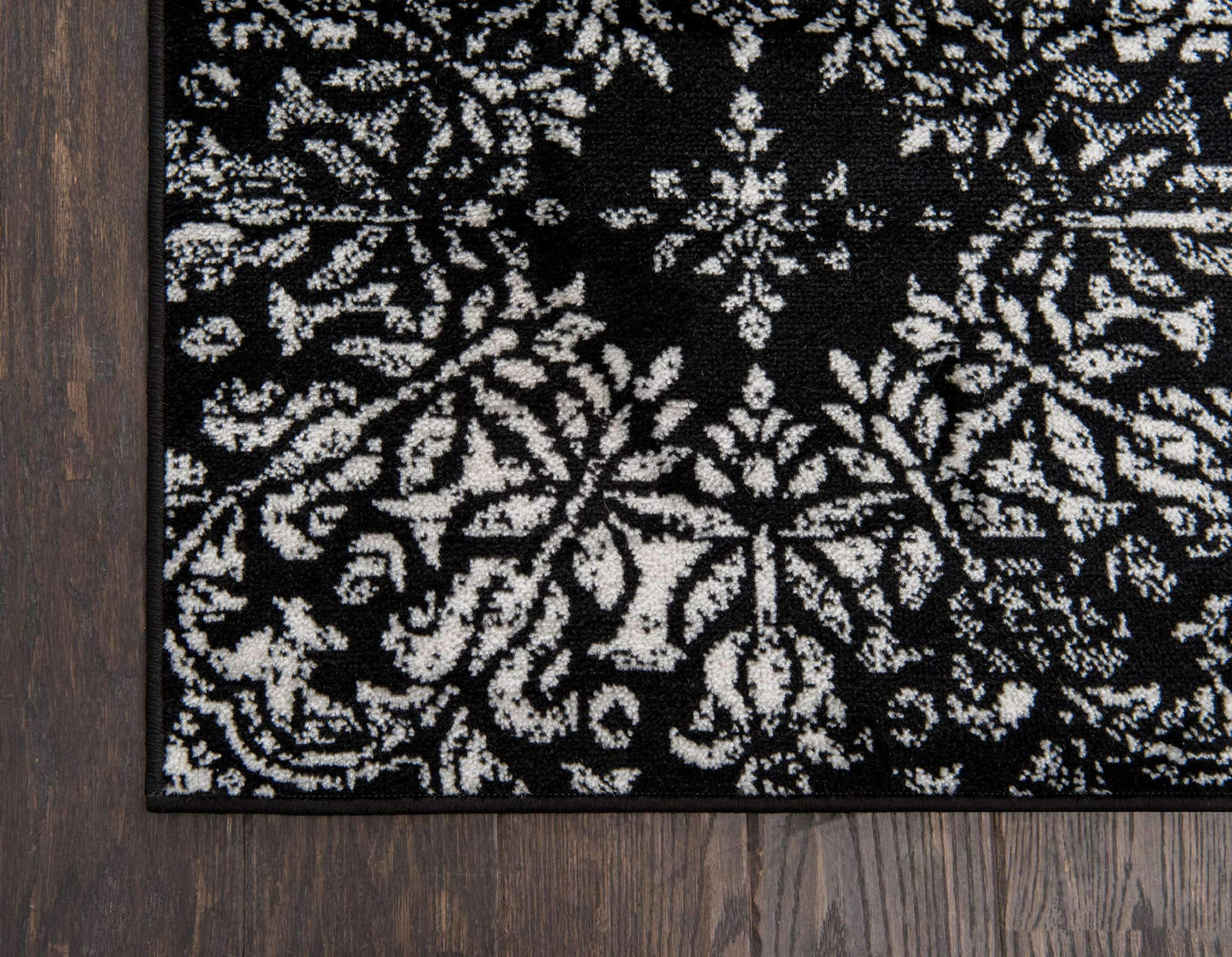 Unique Loom Sofia Collection Area Rug - Grand (4' 1" x 6' 1" Rectangle, Black/ Ivory)