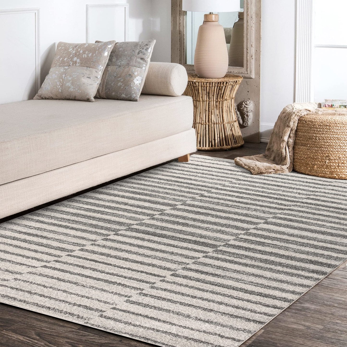 JONATHAN Y Lyla Offset Stripe Gray/Cream Indoor Area Rug, 4x6, Contemporary, Modern, Easy-Cleaning for Living Room, Bedroom, Kitchen, Pet Friendly, Non-Shedding (MOH204A-4)
