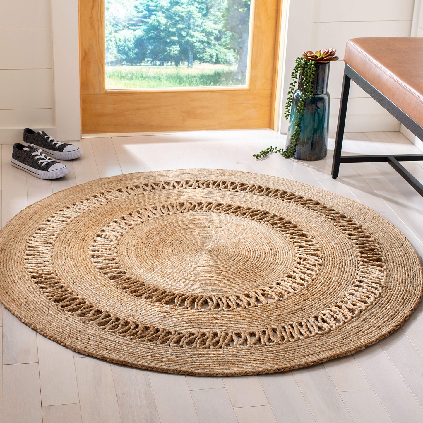 SAFAVIEH Natural Fiber Collection Area Rug - 5' Round, Natural, Handmade Boho Country Charm Jute, Ideal for High Traffic Areas in Living Room, Bedroom (NFB254A)