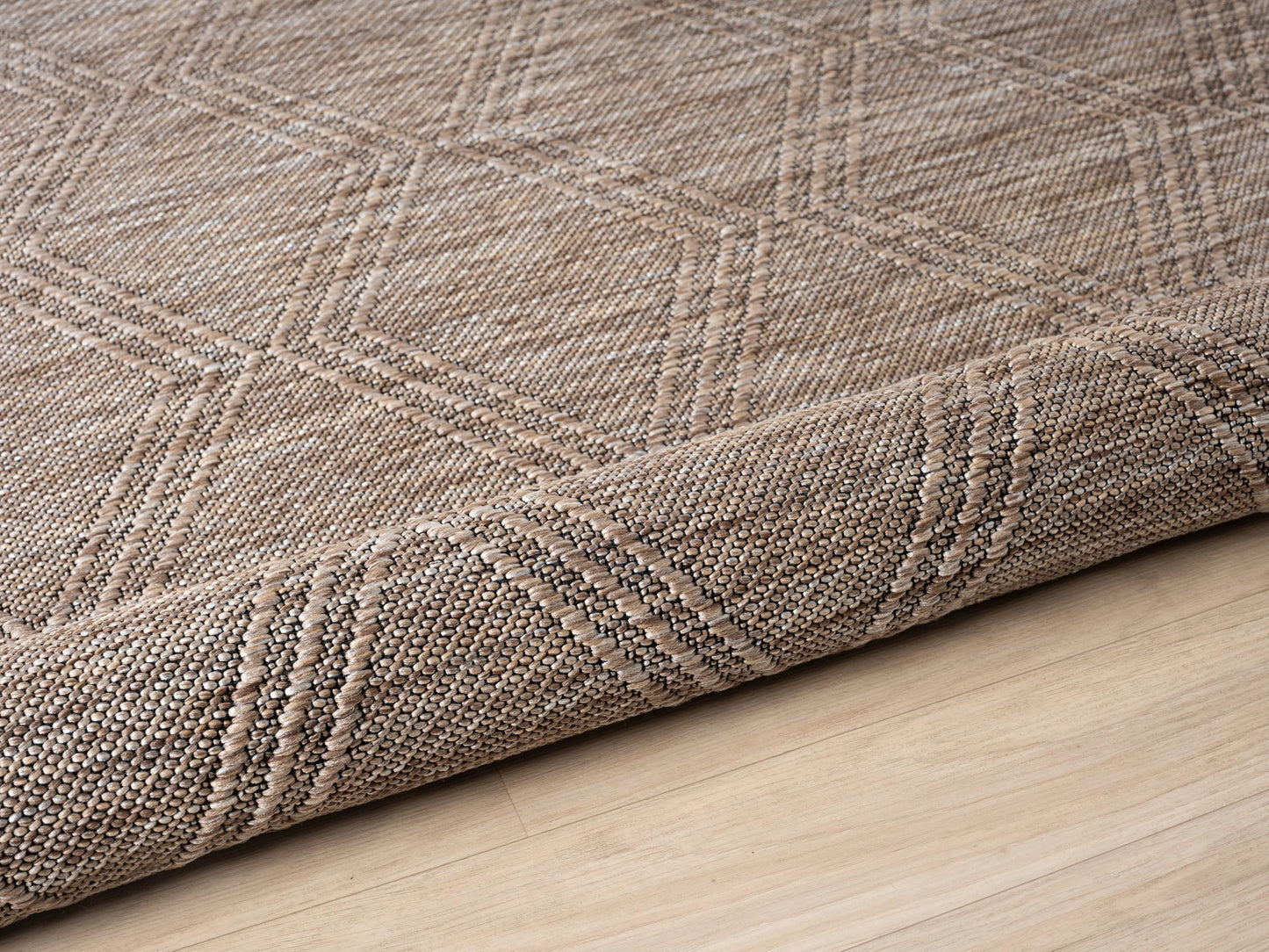 RUGGERRUGS Darla Textured Foldable Indoor Outdoor Rug, 4x6, Weather Resistant, Easy Clean, UV Resistant, Lightweight Contemporary Geometric Patio Carpet for Porch, Deck, Living Room (4' x 6', Beige)