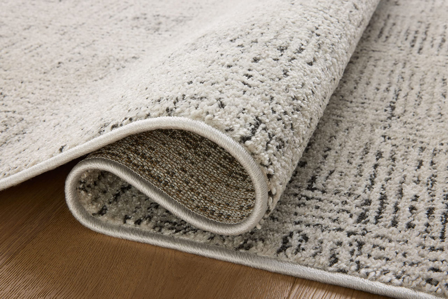 Loloi Kamala Collection KAM-01 Grey/Graphite 5'-3" x 7'-9" Area Rug