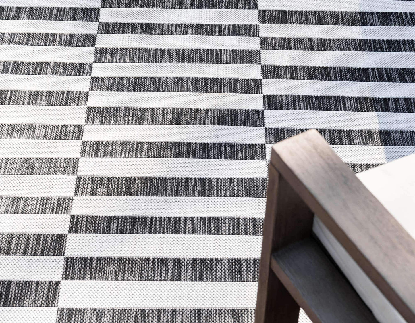 Unique Loom Outdoor Striped Collection Area Rug - Striped (5' 1" x 8' Rectangle, Charcoal/Ivory)
