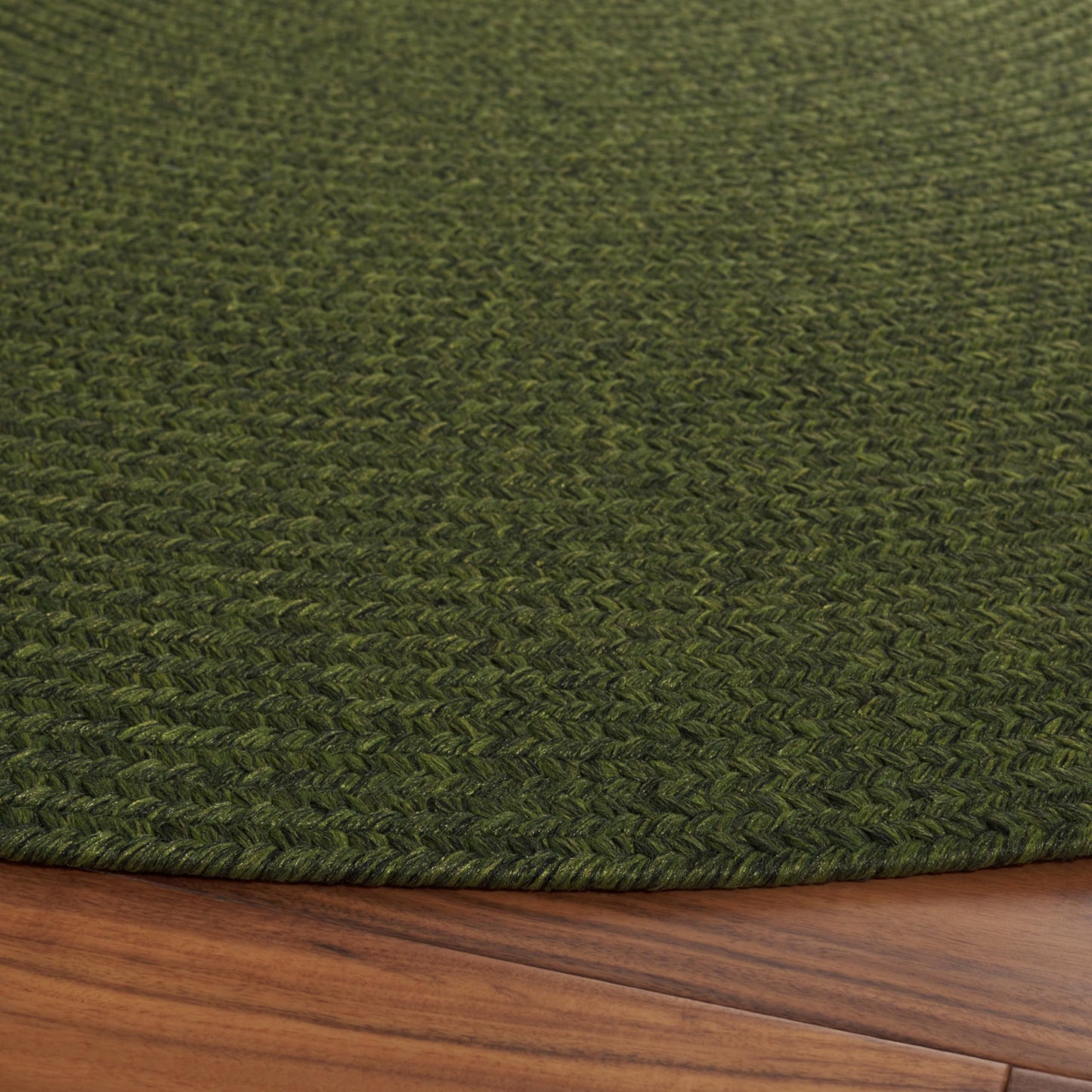 SAFAVIEH Washable Rug Outdoor Braided Collection - 6' x 9' Oval, Green, Handmade & Reversible, Non-Shedding & Easy to Clean, Ideal for Patio, Backyard, Mudroom (BRD315A)