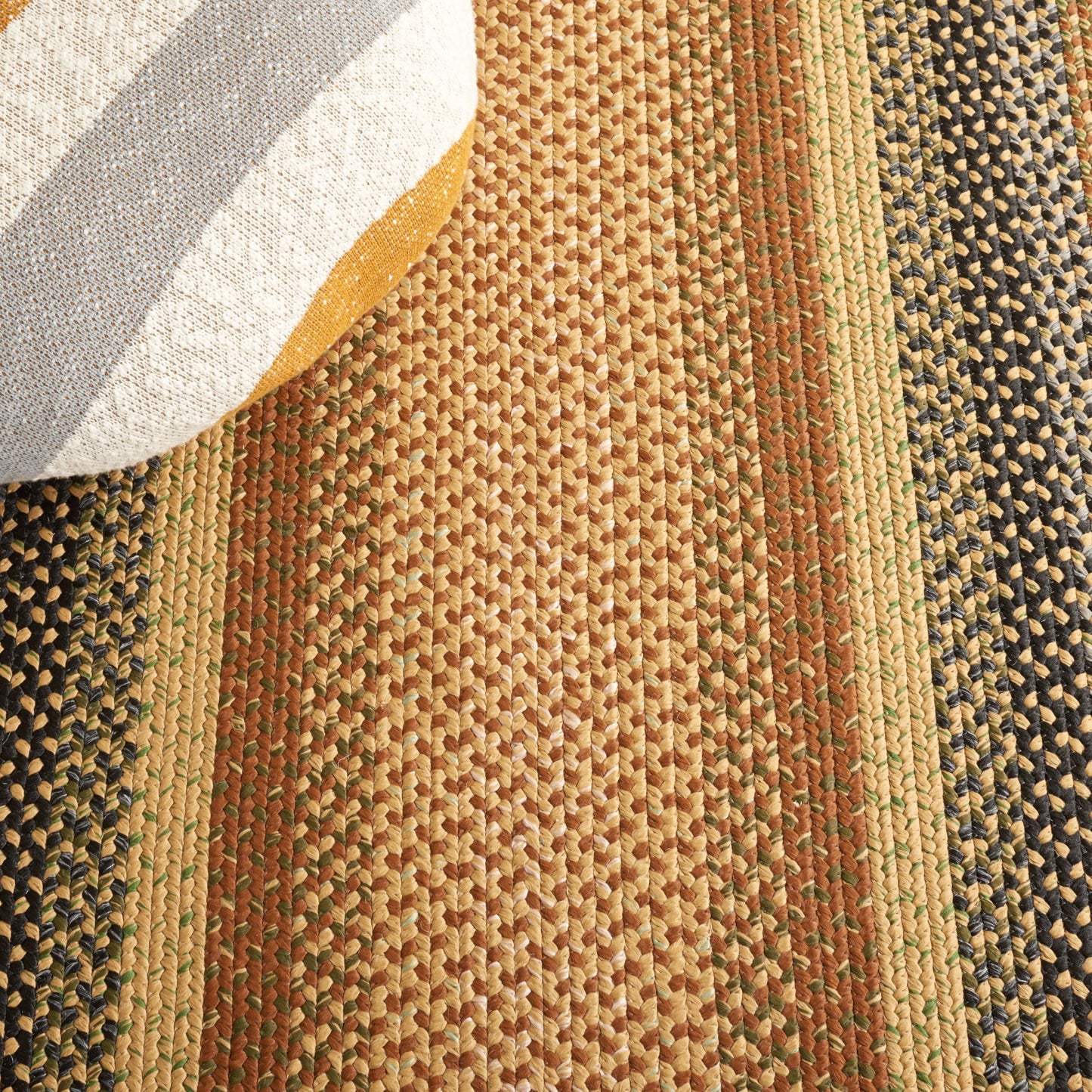 SAFAVIEH Washable Rug Outdoor Braided Collection - 5' Square, Multi, Handmade & Reversible, Non-Shedding & Easy to Clean, Ideal for Patio, Backyard, Mudroom (BRD308A)