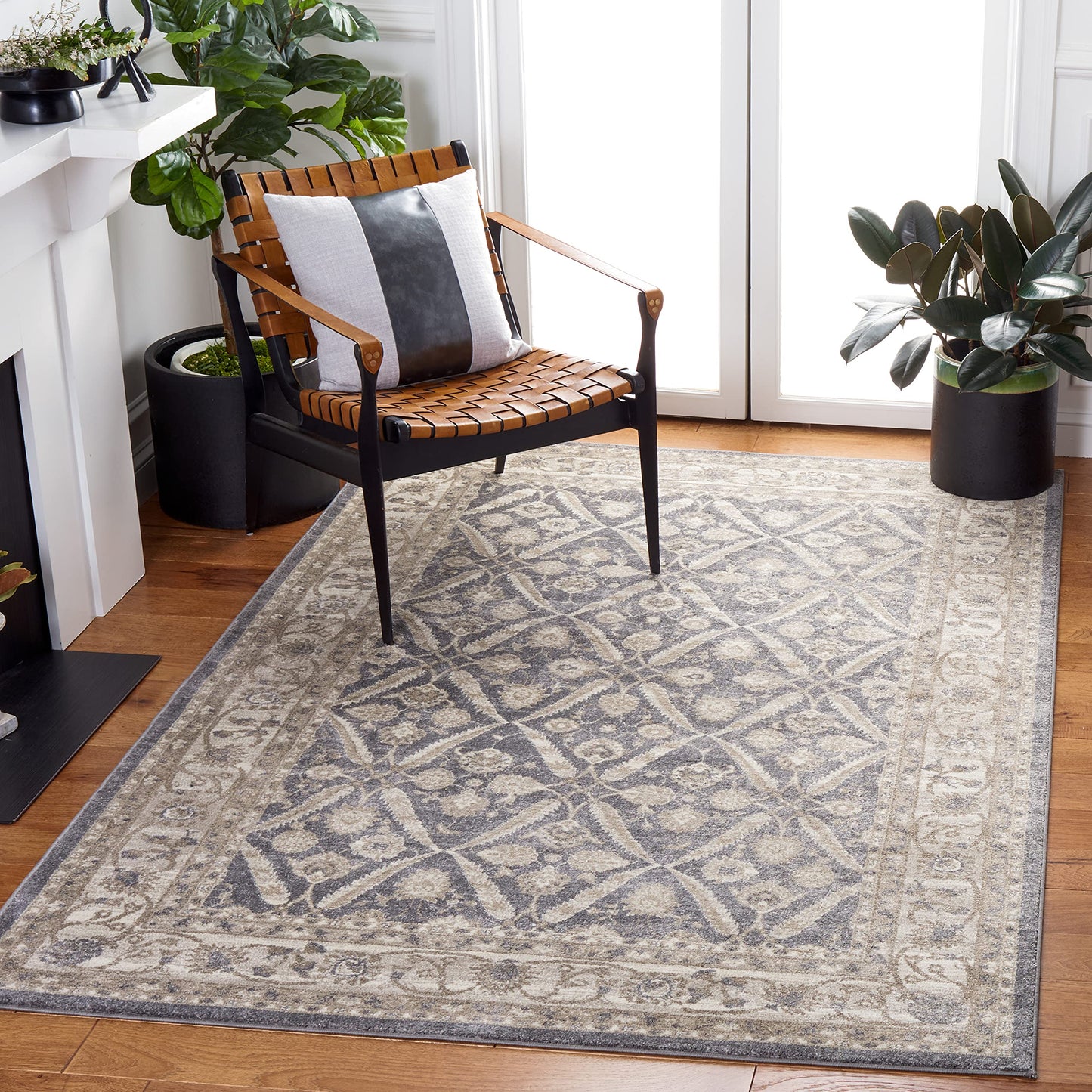 SAFAVIEH Sofia Collection Accent Rug - 4' x 5'7", Dark Grey & Beige, Tribal Distressed Oriental Design, Non-Shedding & Easy Care, Ideal for High Traffic Areas in Foyer, Living Room, Bedroom (SOF378F)