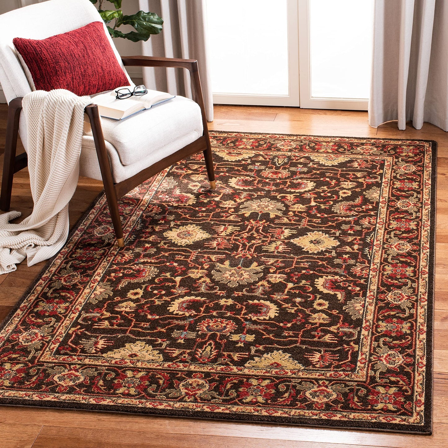 SAFAVIEH Mahal Collection Accent Rug - 3' x 5', Red & Navy, Traditional Oriental Design, Non-Shedding & Easy Care, Ideal for High Traffic Areas in Entryway, Living Room, Bedroom (MAH693F)