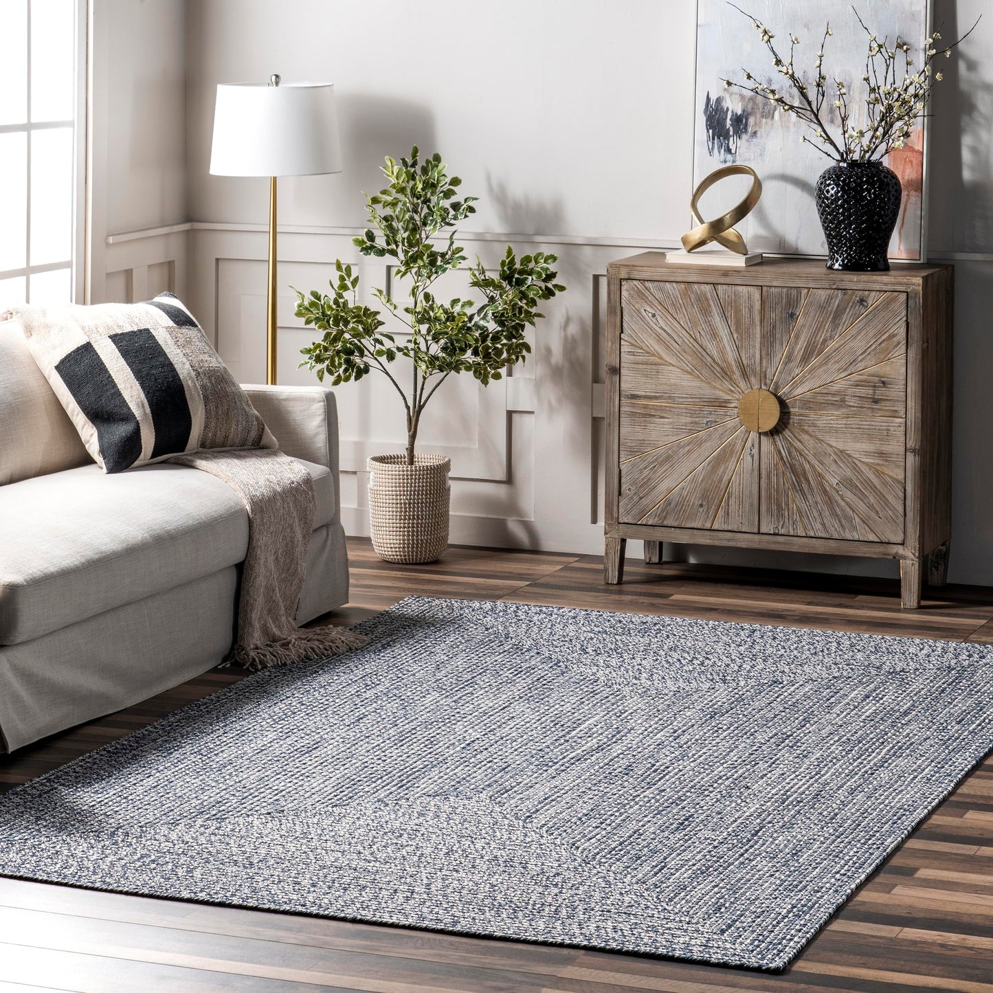 nuLOOM 2' x 3' Solid Hand Braided Indoor/Outdoor Area Rug, Pet-Friendly, High Traffic, Weather Resistant, for Patio, Balcony, Bedroom, Living Room, Dining Room, Wynn Navy