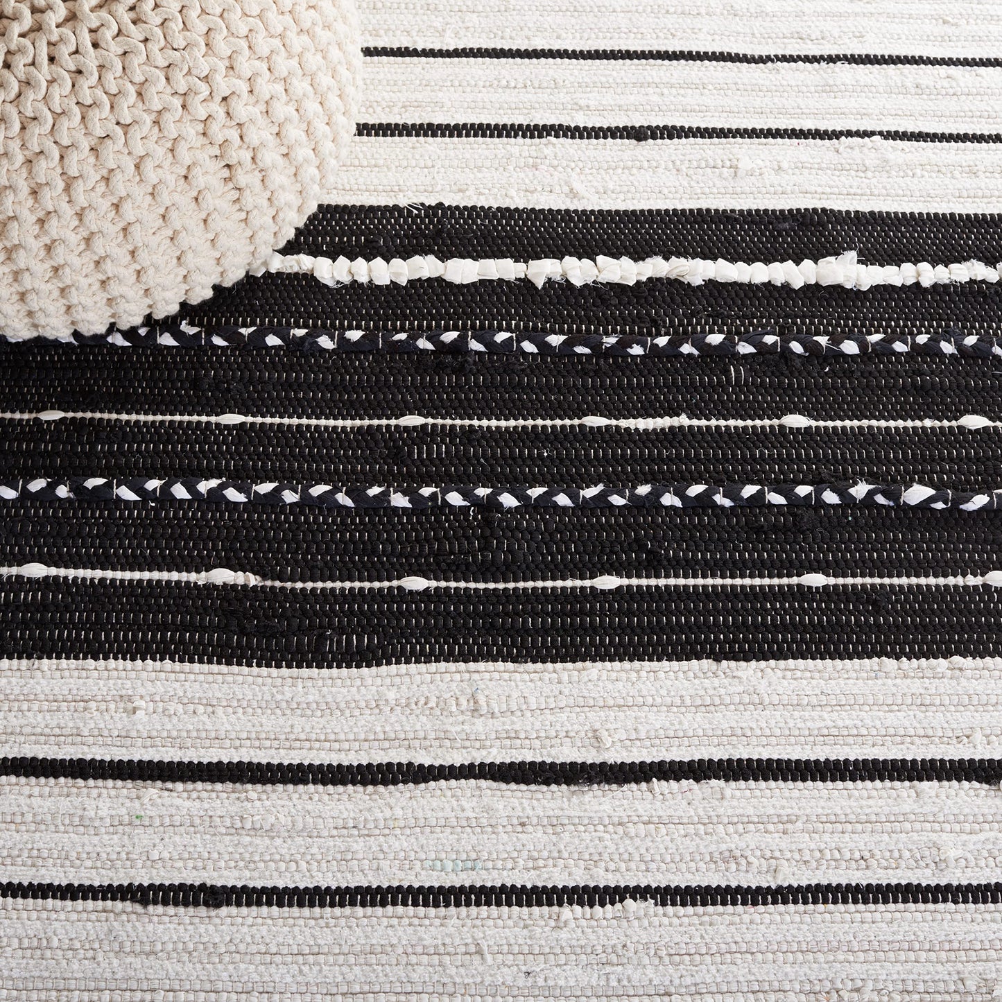 SAFAVIEH Striped Kilim Collection Accent Rug - 4' x 6', Black & Ivory, Flat Weave Boho Tassel Fringe Cotton Design, Easy Care, Ideal for High Traffic Areas in Entryway, Living Room, Bedroom (STK207Z)