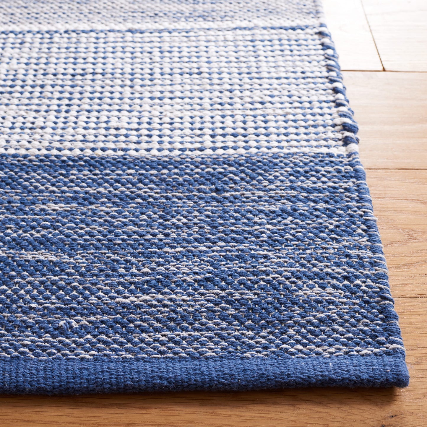SAFAVIEH Striped Kilim Collection Accent Rug - 4' x 6', Grey & Blue, Flat Weave Cotton Design, Easy Care, Ideal for High Traffic Areas in Entryway, Living Room, Bedroom (STK804M)