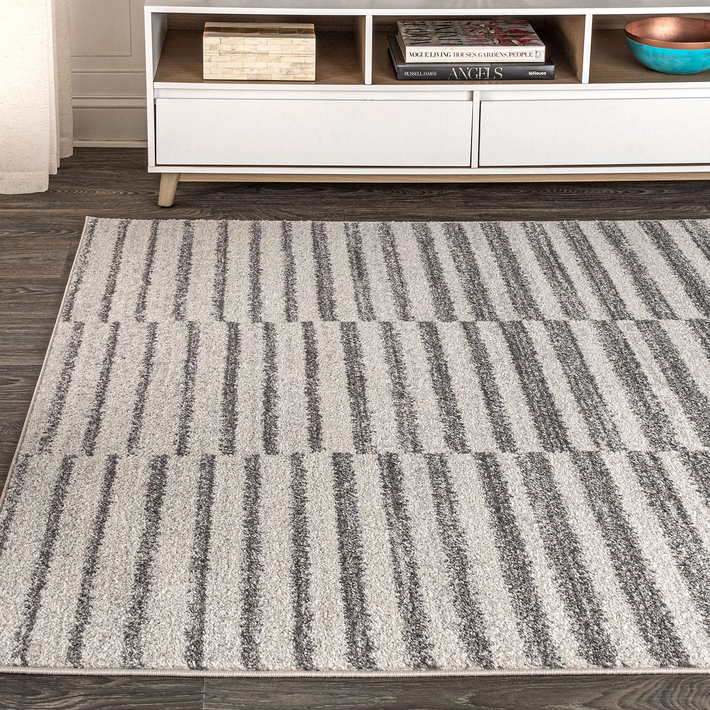 JONATHAN Y Lyla Offset Stripe Gray/Cream Indoor Area Rug, 4x6, Contemporary, Modern, Easy-Cleaning for Living Room, Bedroom, Kitchen, Pet Friendly, Non-Shedding (MOH204A-4)