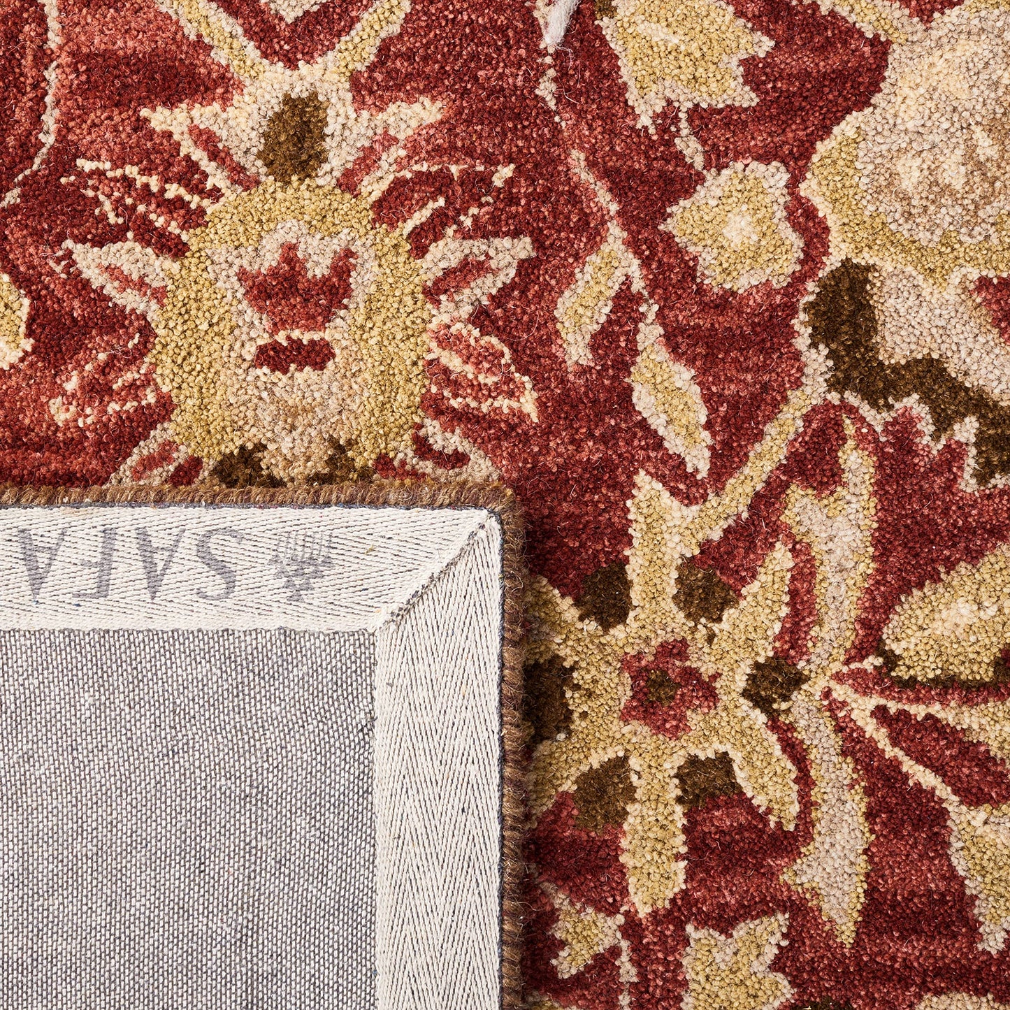 SAFAVIEH Antiquity Collection Accent Rug - 4' x 6', Red & Beige, Handmade Traditional Wool, Ideal for High Traffic Areas in Entryway, Living Room, Bedroom (AT65Q)