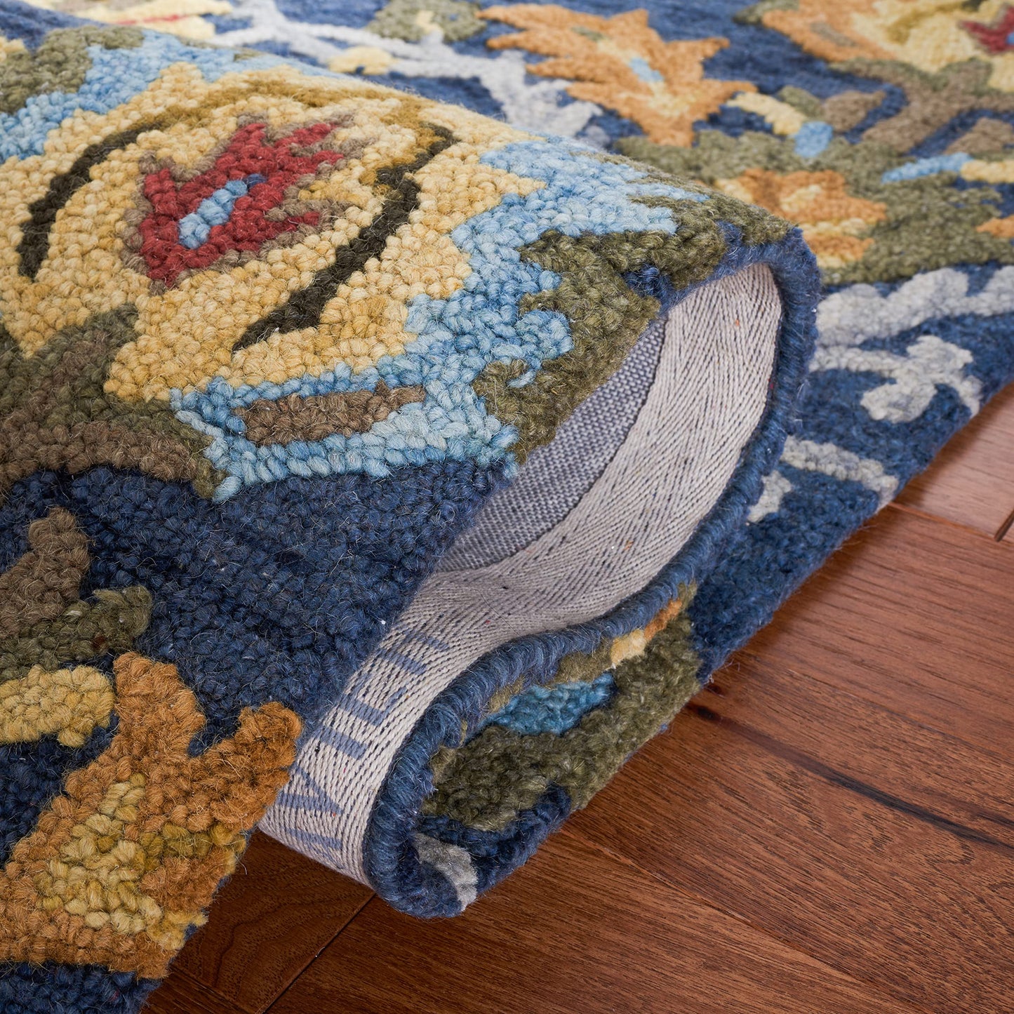 SAFAVIEH Blossom Collection 3' x 5' Navy / Multi BLM402A Handmade Premium Wool Area Rug