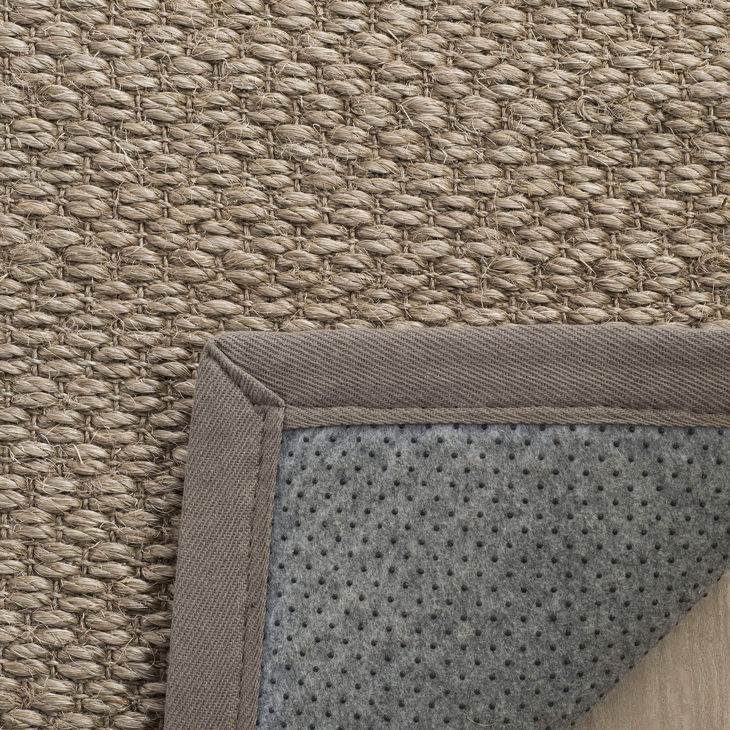 SAFAVIEH Natural Fiber Collection Accent Rug - 4' x 6', Natural & Grey, Rustic Farmhouse Border Sisal Design, Easy Care, Ideal for High Traffic Areas in Entryway, Living Room, Bedroom (NF153A)