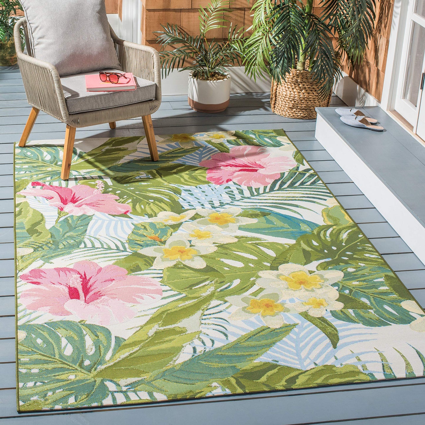 SAFAVIEH Washable Rug Outdoor Barbados Collection - 4' x 6', Green & Pink, Non-Shedding & Easy to Clean, Ideal for Patio, Backyard, Mudroom (BAR516X)