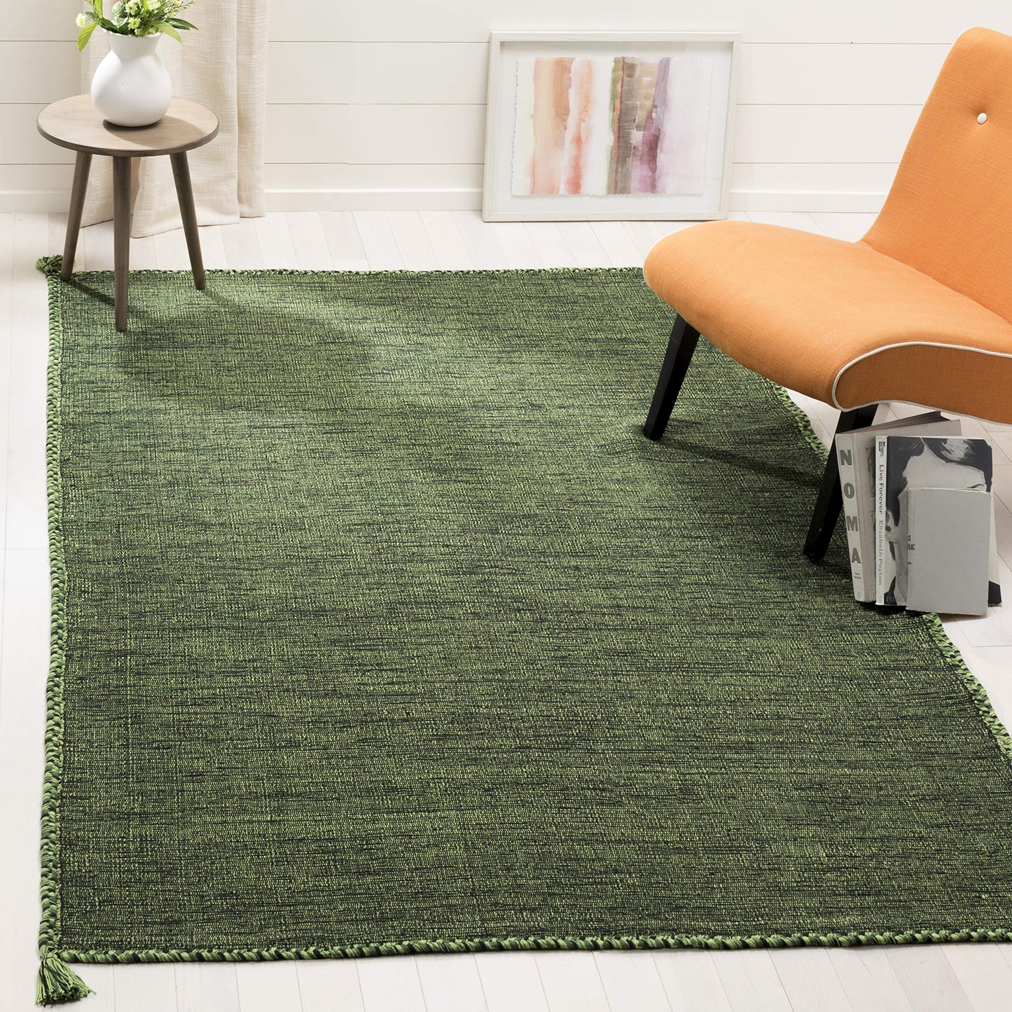 SAFAVIEH Montauk Collection Area Rug - 5' Square, Green & Black, Handmade Flat Weave Cotton Corner Tassel, Ideal for High Traffic Areas in Living Room, Bedroom (MTK150Y)