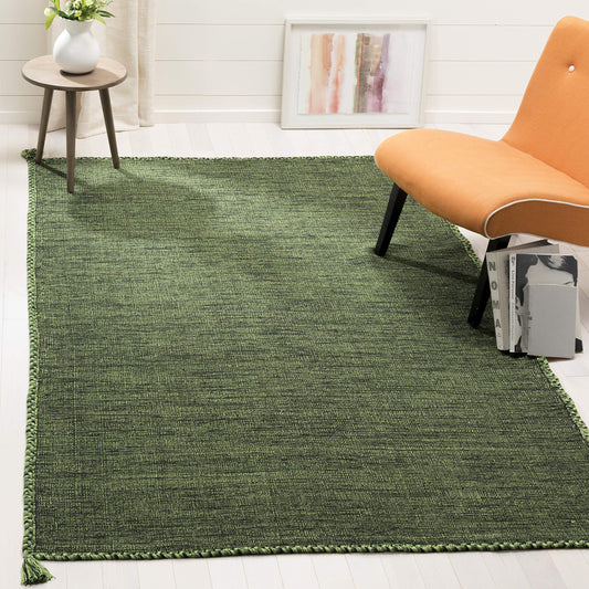 SAFAVIEH Montauk Collection Area Rug - 5' Square, Green & Black, Handmade Flat Weave Cotton Corner Tassel, Ideal for High Traffic Areas in Living Room, Bedroom (MTK150Y)