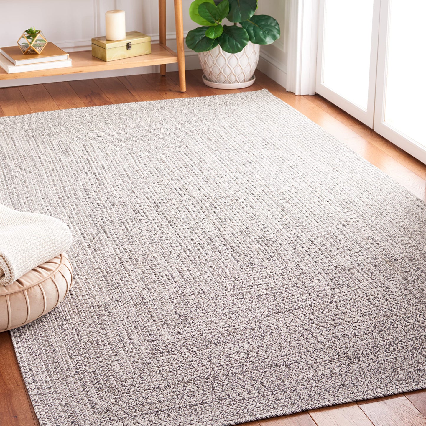 SAFAVIEH Washable Rug Outdoor Braided Collection - 5' x 8', Grey & Ivory, Handmade & Reversible, Non-Shedding & Easy to Clean, Ideal for Patio, Backyard, Mudroom (BRA201F)