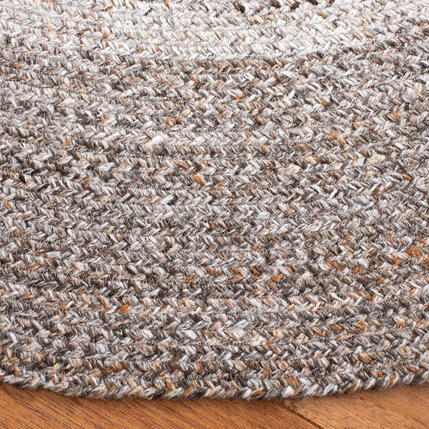 SAFAVIEH Braided Collection Area Rug - 3' Round, Brown & Beige, Handmade Country Cottage Reversible, Ideal for High Traffic Areas in Living Room, Bedroom (BRD802T)