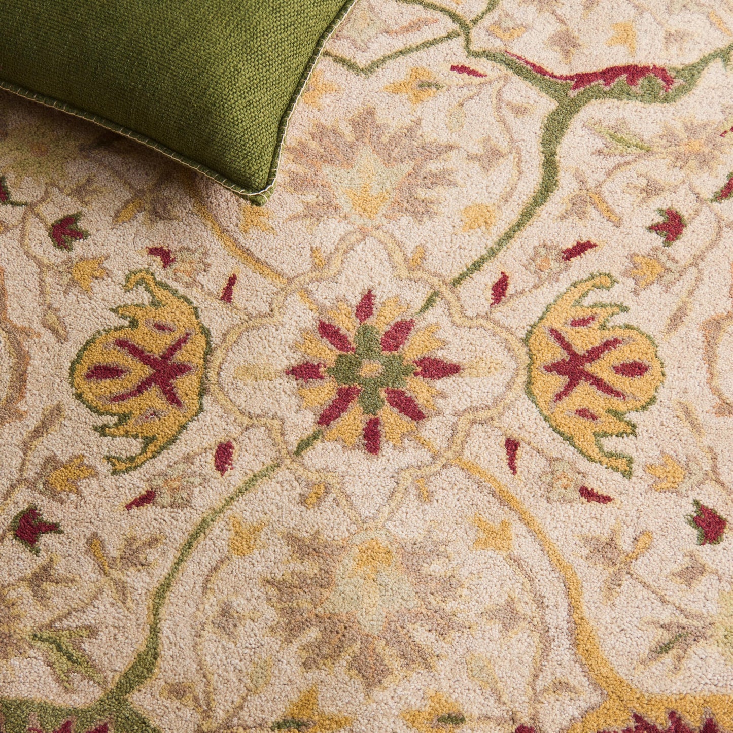 SAFAVIEH Antiquity Collection 3' x 5' Ivory AT14A Handmade Traditional Oriental Premium Wool Area Rug