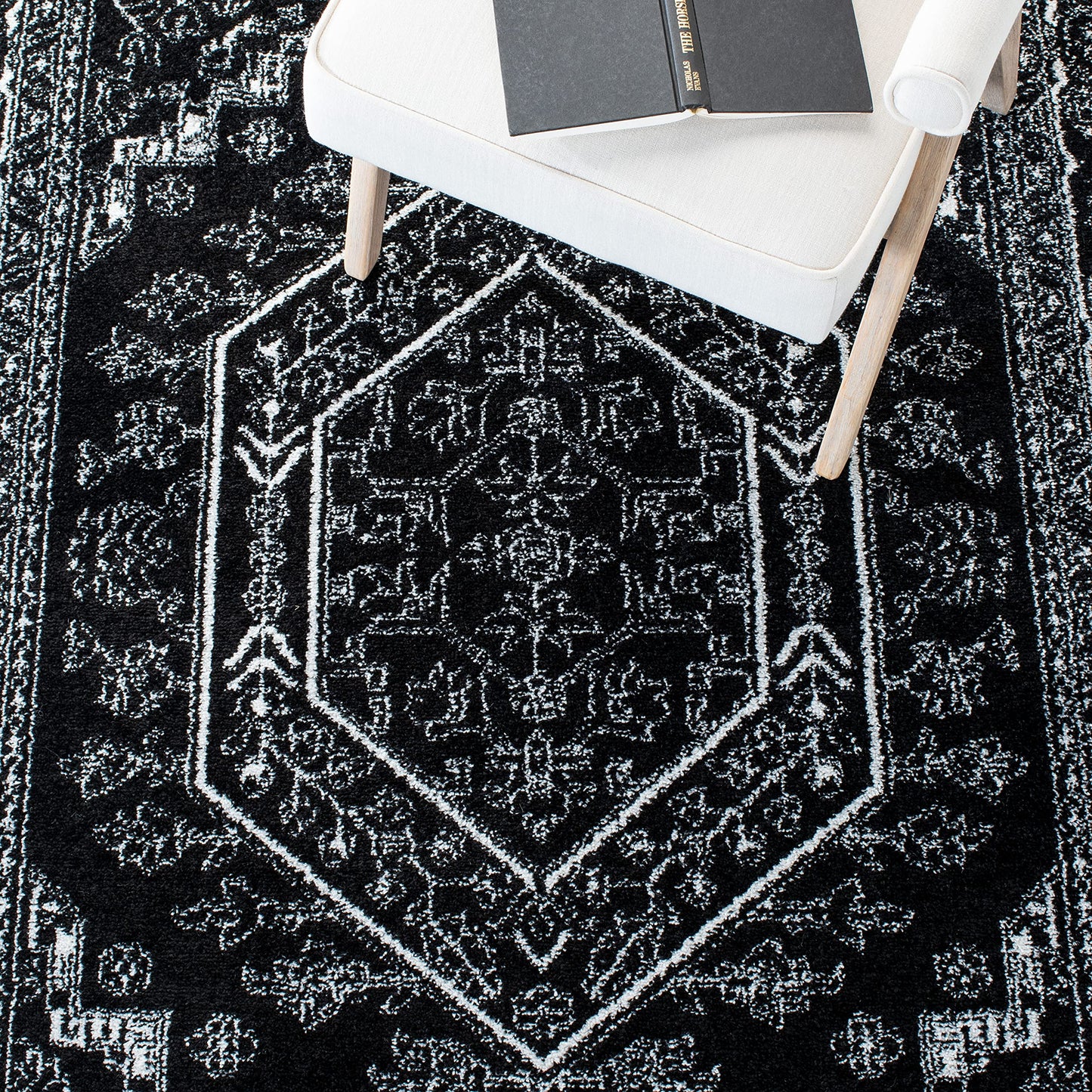 SAFAVIEH Area Rug 8x10 - Adirondack Collection - Large - Black & Ivory, Oriental Medallion Design, Non-Shedding & Easy to Clean, Ideal for Living Room, Bedroom, Dining Space (ADR108Z)