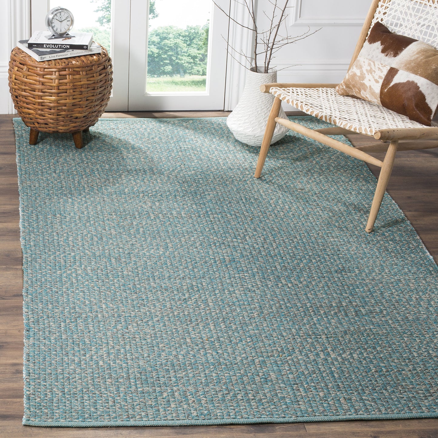 SAFAVIEH Montauk Collection Accent Rug - 3' x 5', Turquoise & Multi, Handmade Cotton, Ideal for High Traffic Areas in Entryway, Living Room, Bedroom (MTK602E)